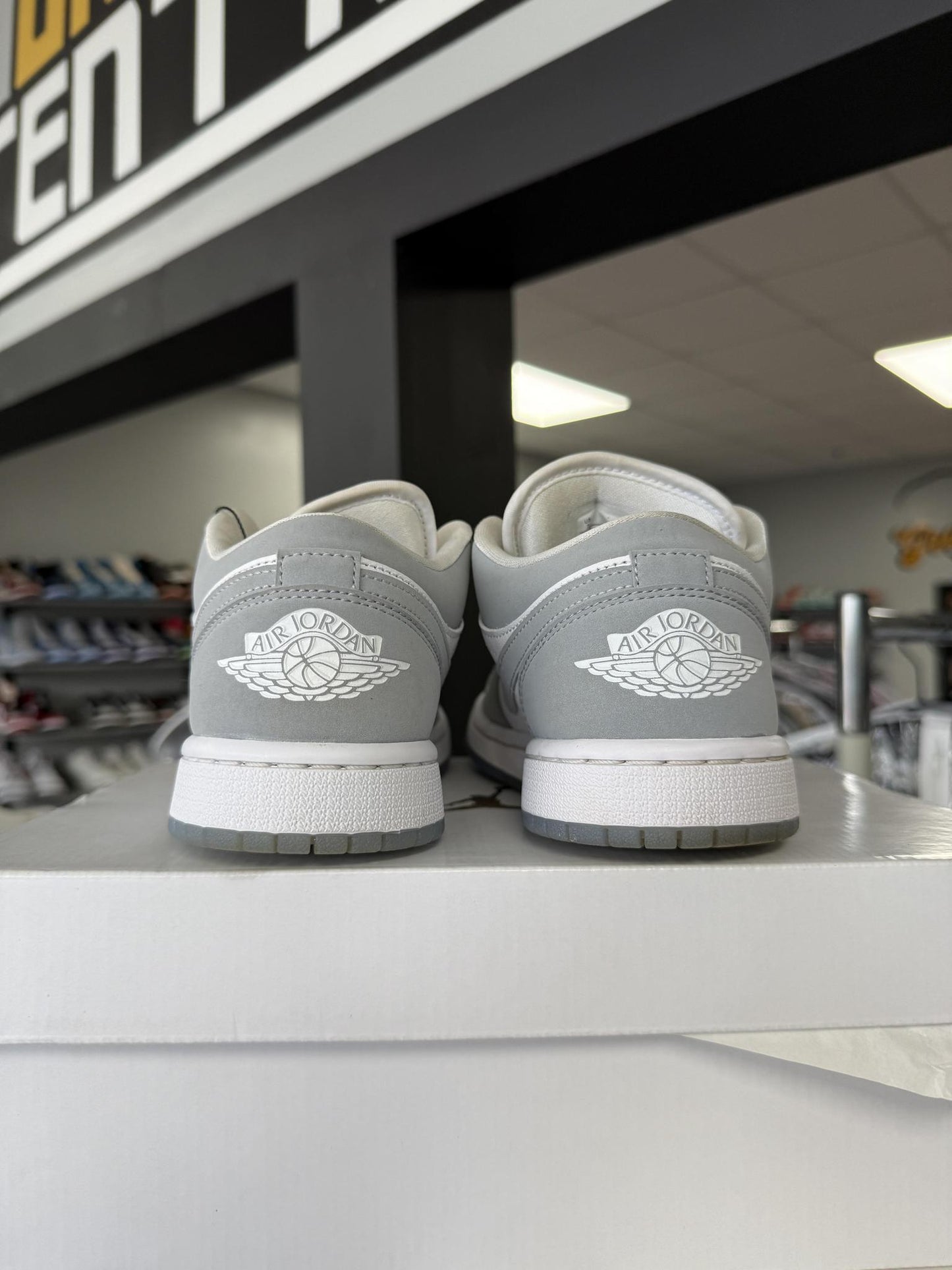 Jordan 1 Low "Wolf Grey" Used Size 5.5W/7Y