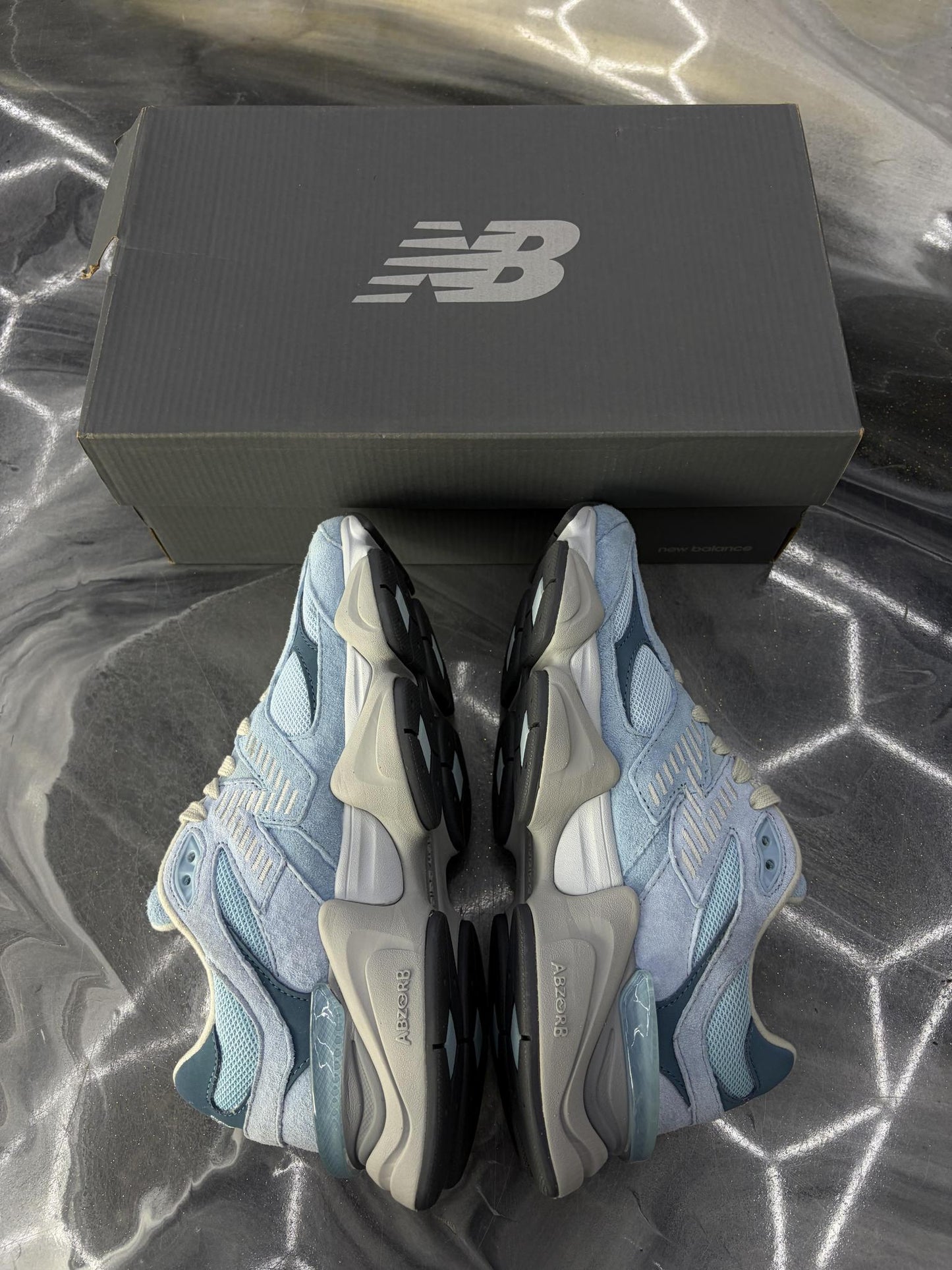 New Balance 9060 "Chrome Blue" Used Size 6.5Y/8W