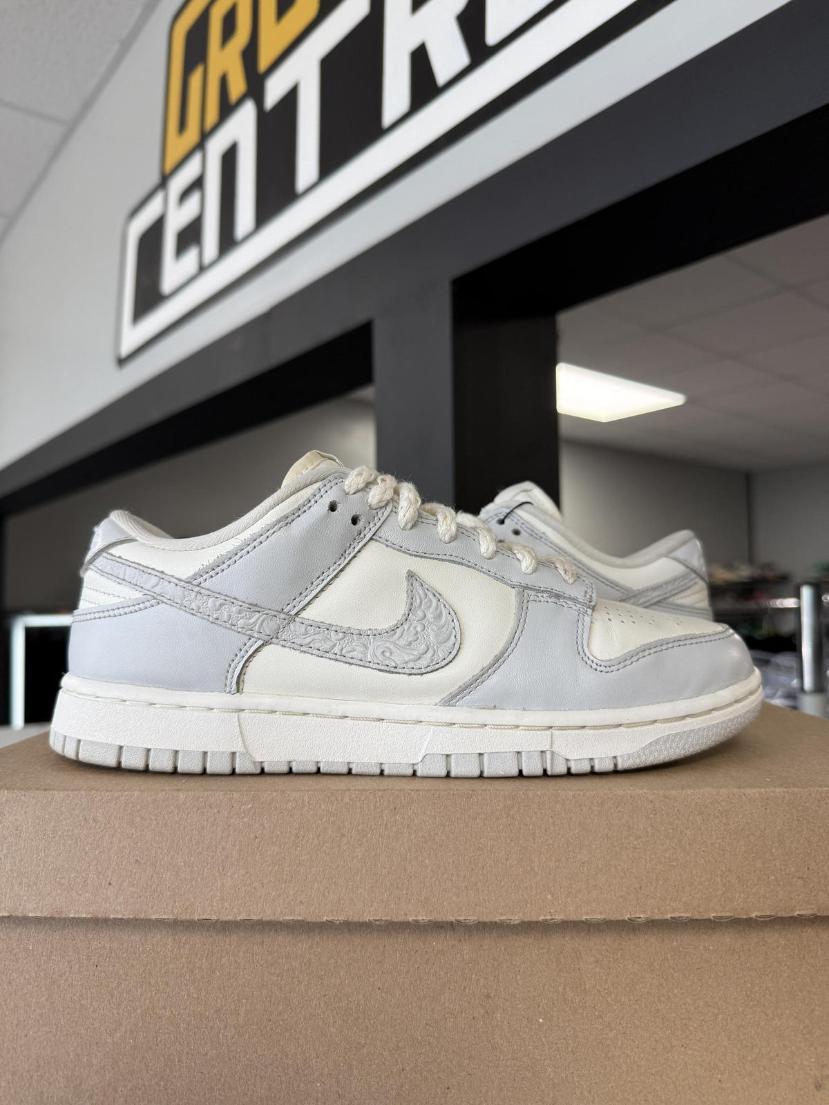 Dunk Low "Needle Work" Used Size 7Y/8.5W