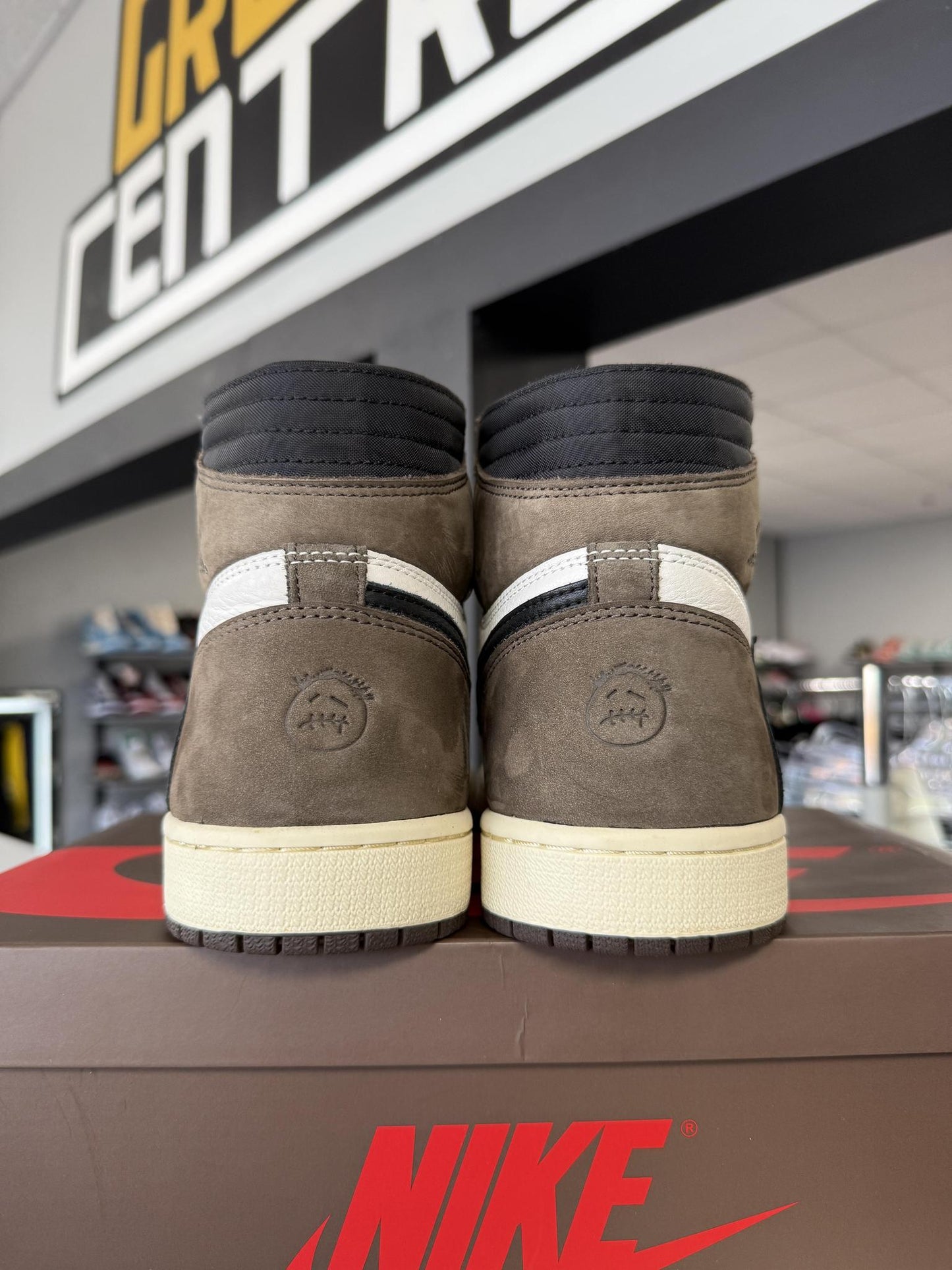Jordan 1 x Travis Scott "Mocha" Used Size 11