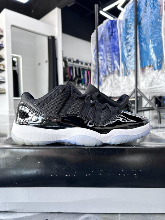 Jordan 11 Low "Space Jam" Used Size 9.5