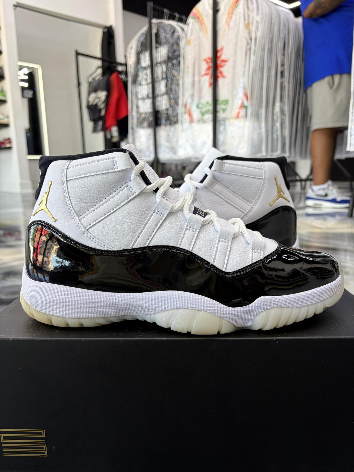 Jordan 11 "Gratitude" Used Size 10.5