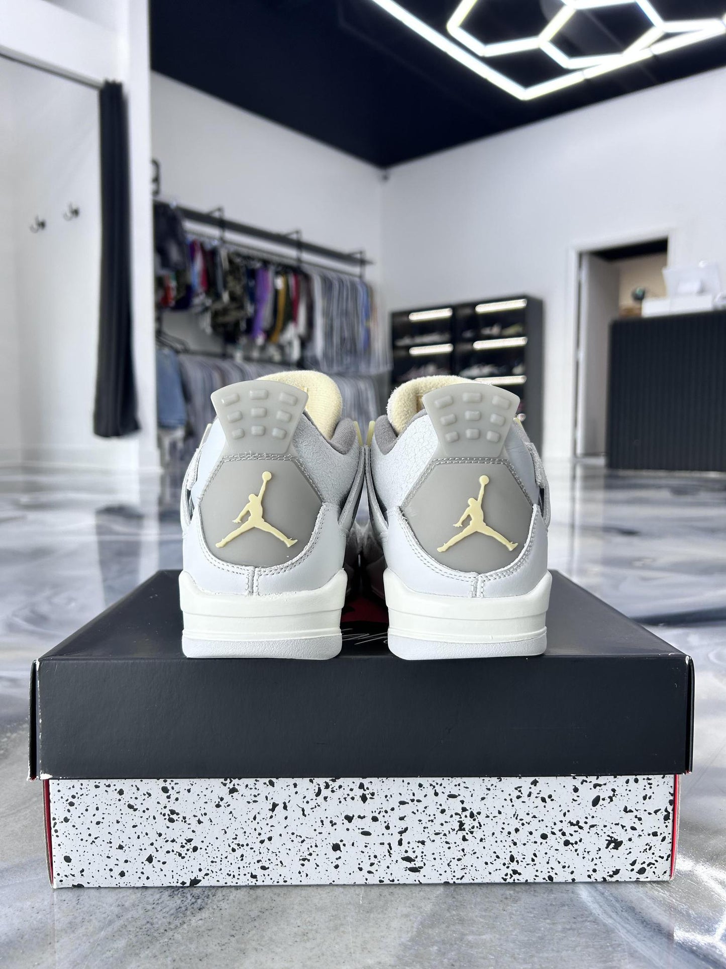 Jordan 4 "Craft" Used Size 7Y/8.5W