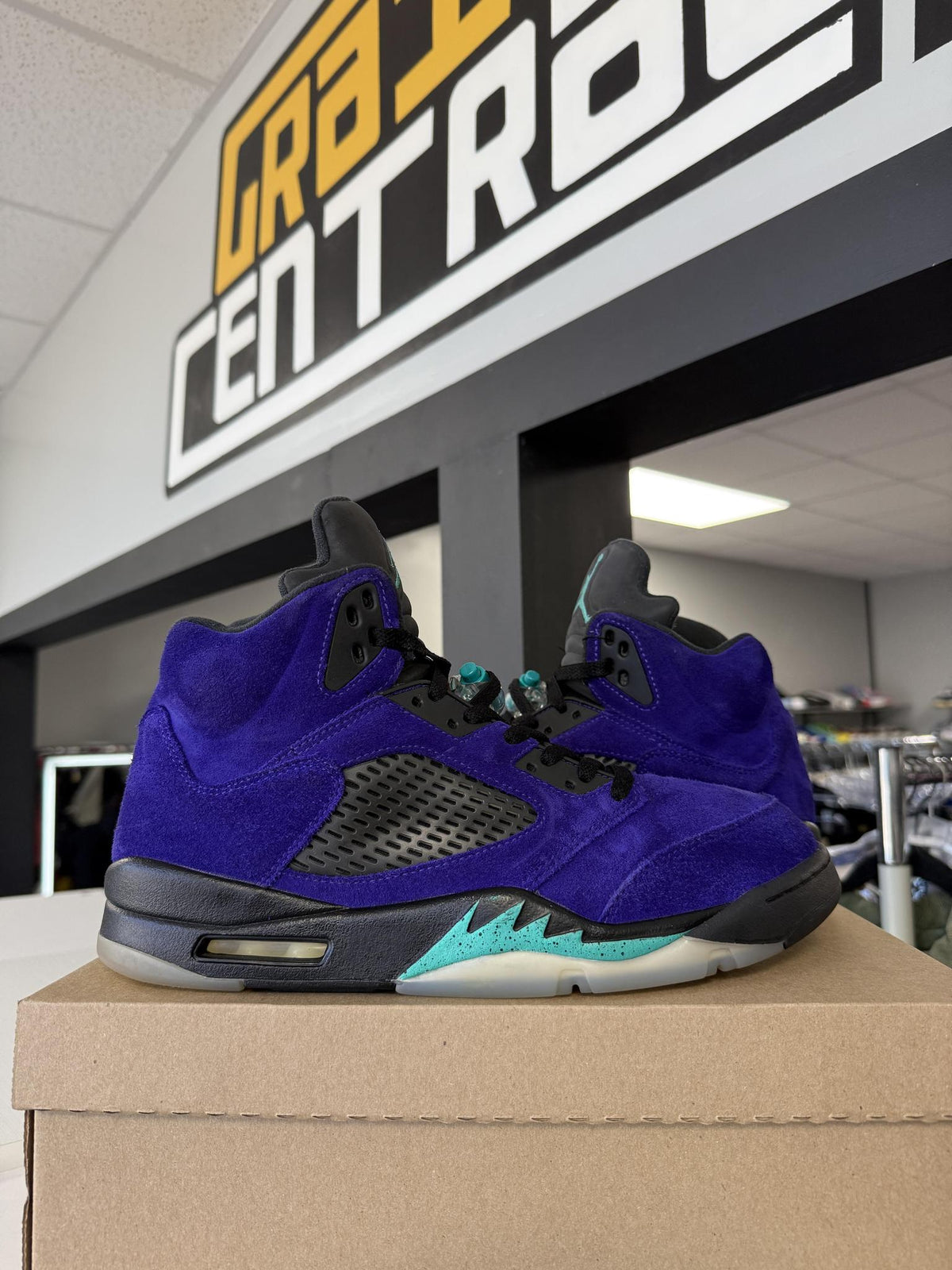 Jordan 5 "Alternate Grape" Used Size 12