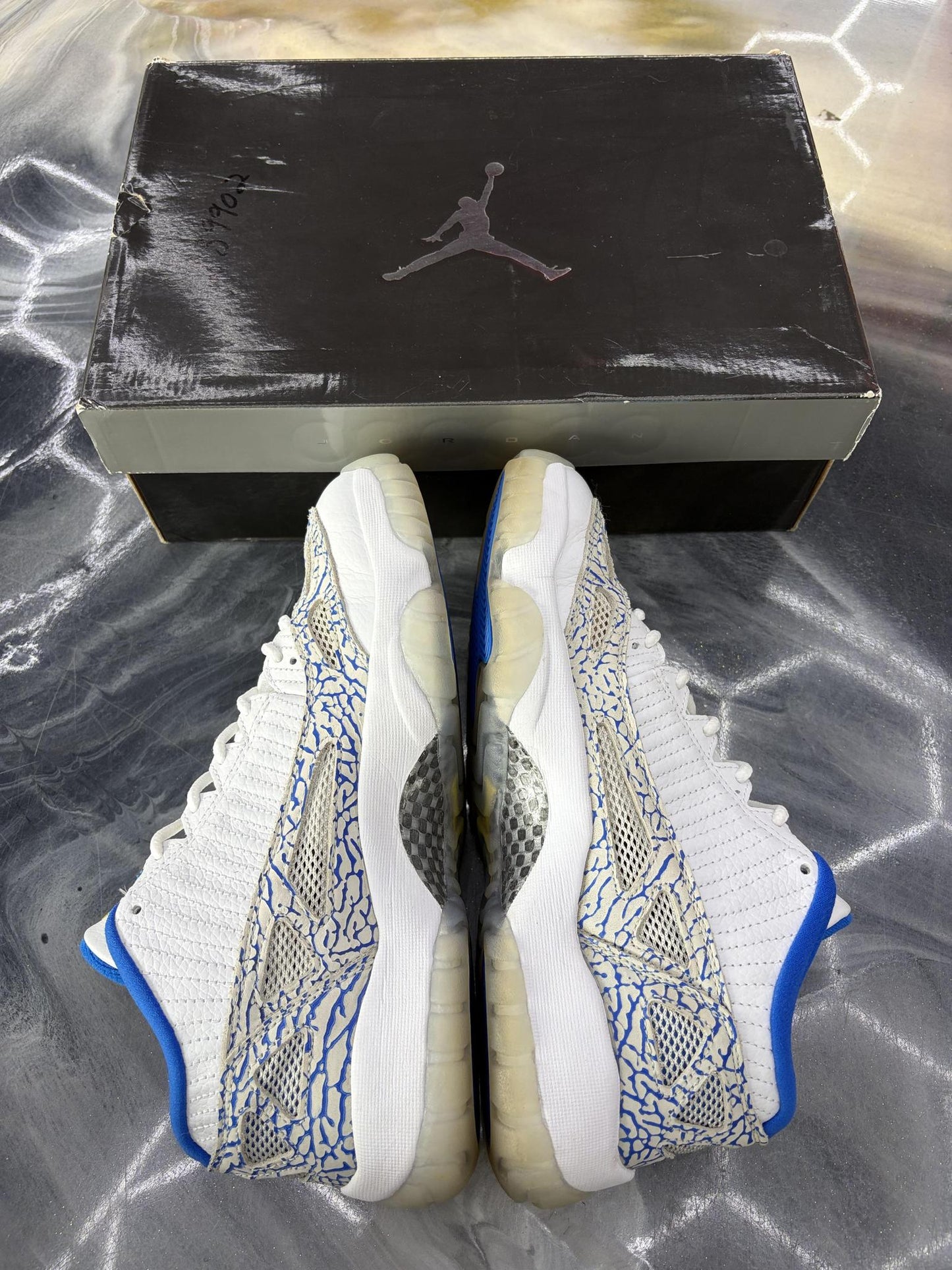 Jordan 11 Low IE "Argon Blue" Used Size 9