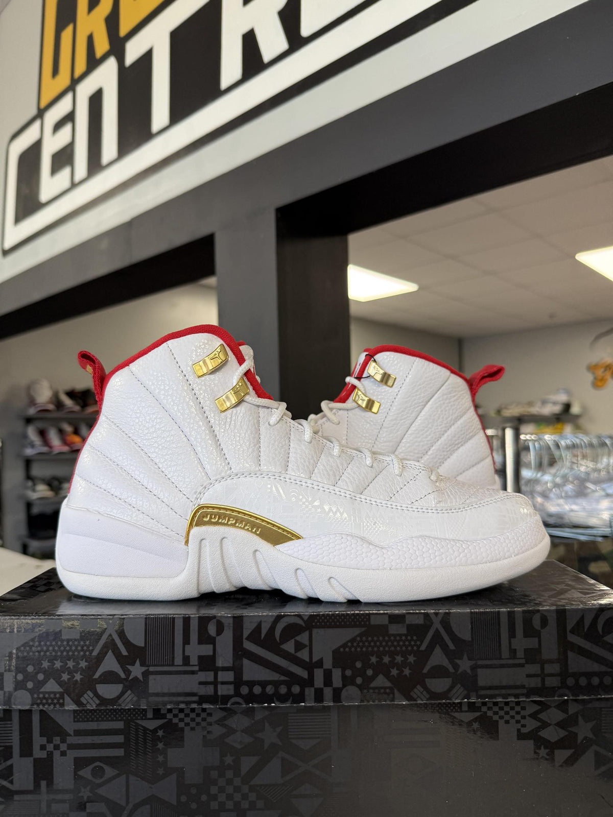 Jordan 12 "FIBA" Used Size 7Y/8.5W