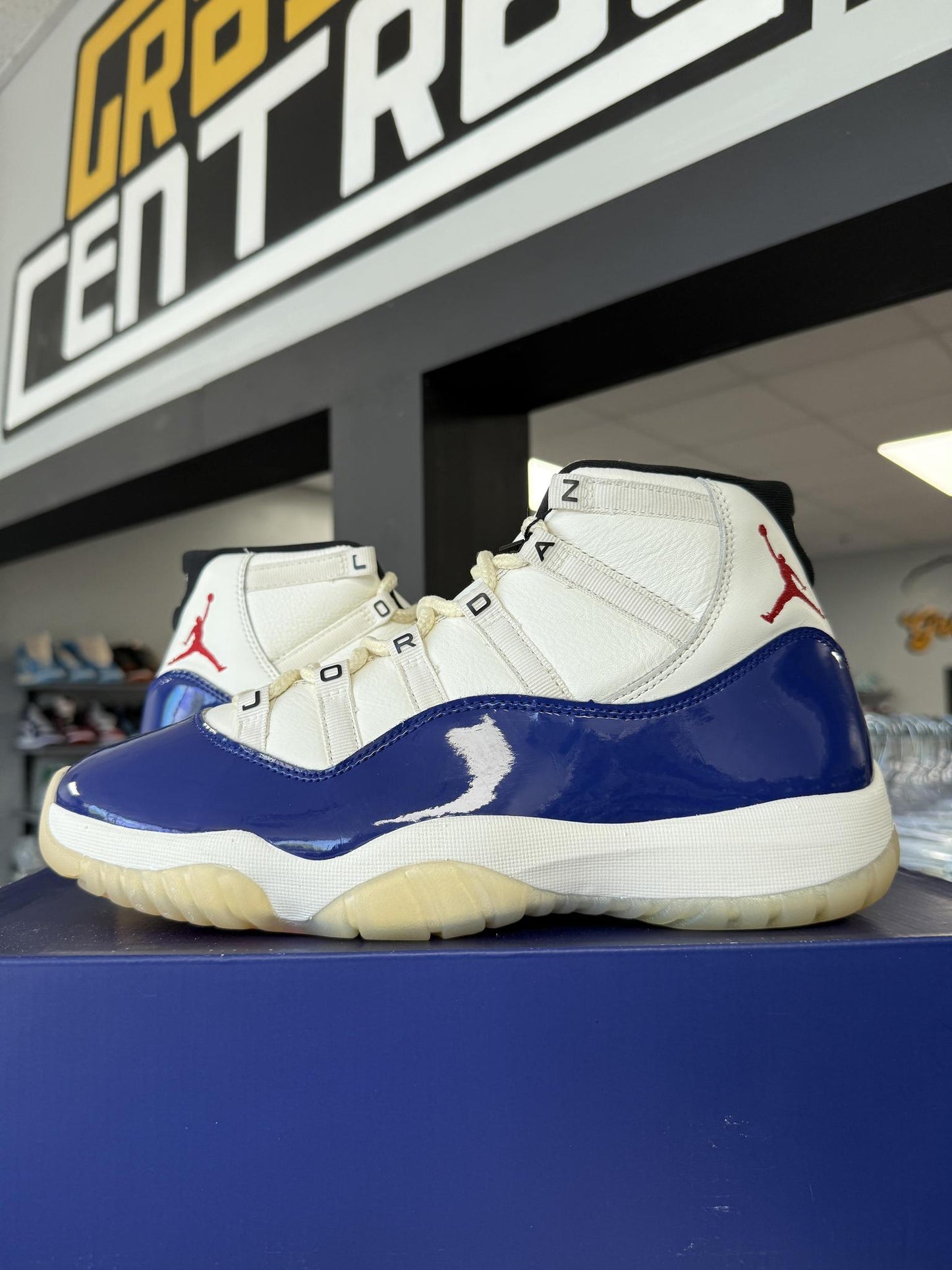 Jordan 11 "Rare Air" Used Size 9.5