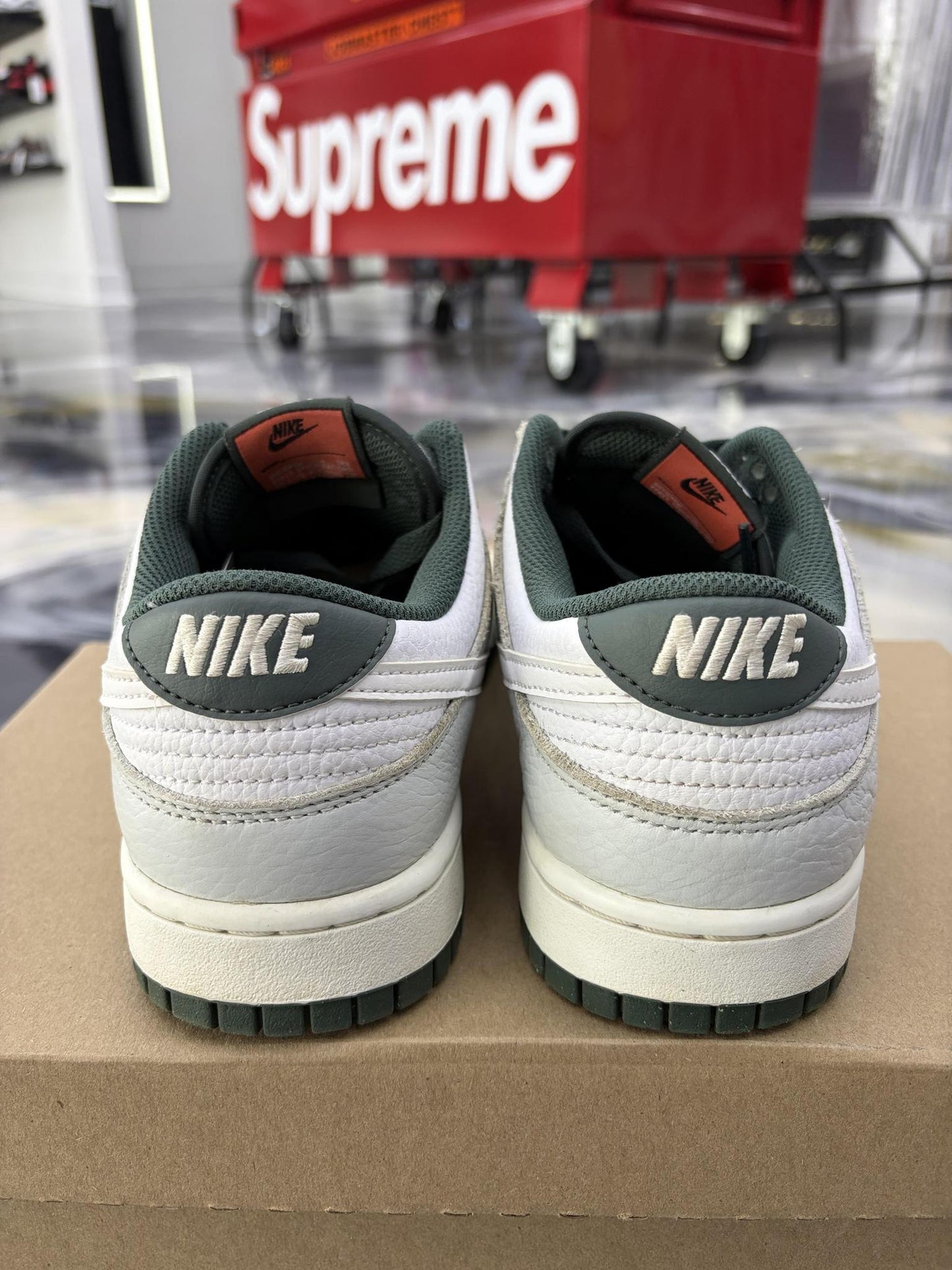 Nike Dunk Low "Vintage Green" Used Size 9.5