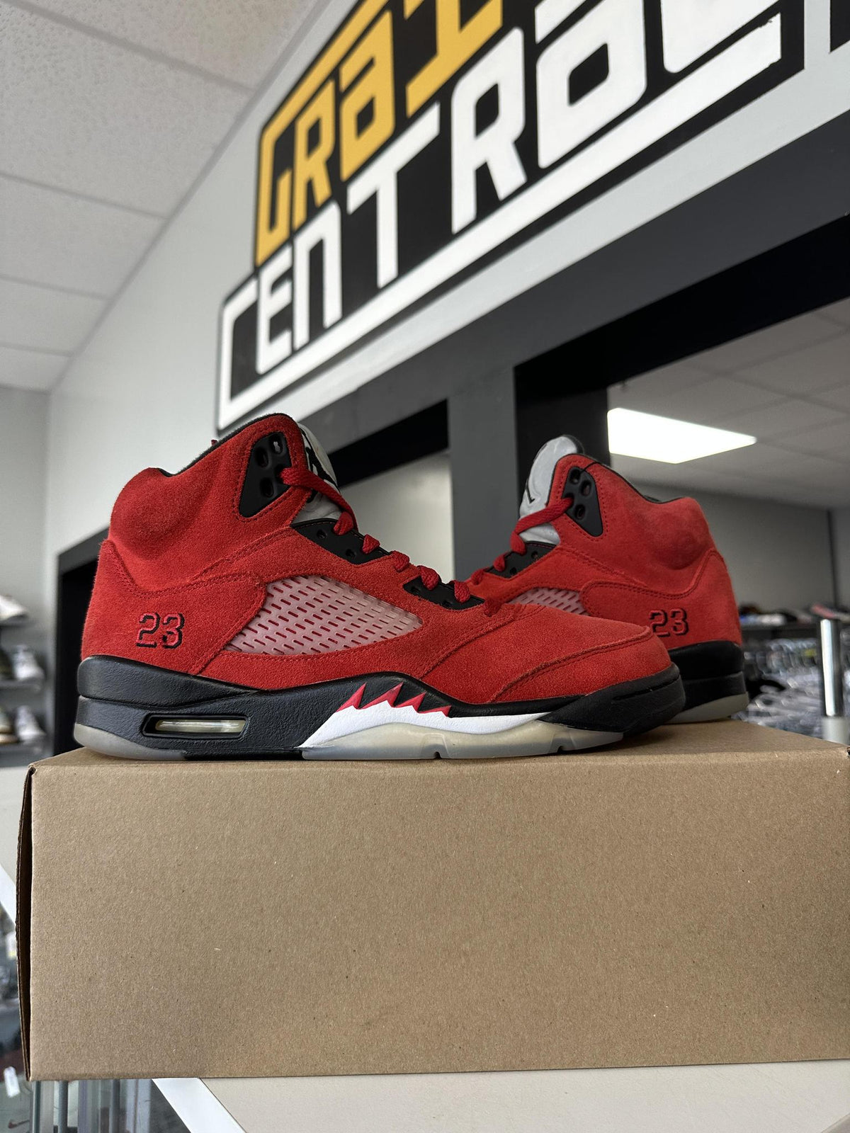Jordan 5 Raging Bull Used