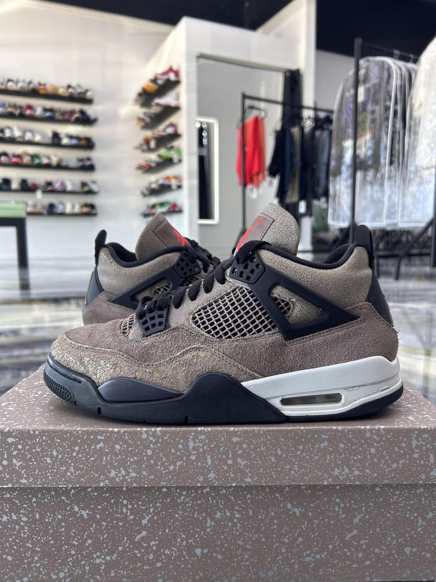 Jordan 4 "Taupe Haze" Used Size 9.5