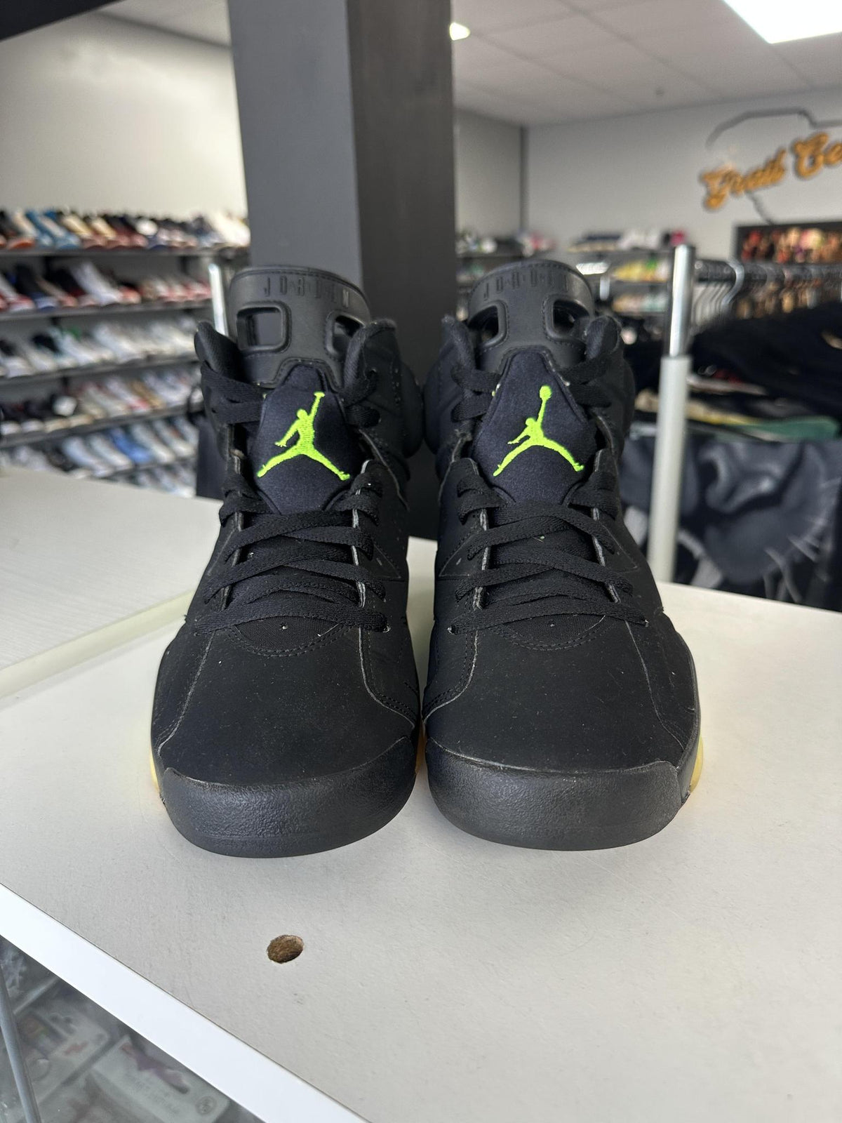 Jordan 6 "Electric Green" Size 9 Used