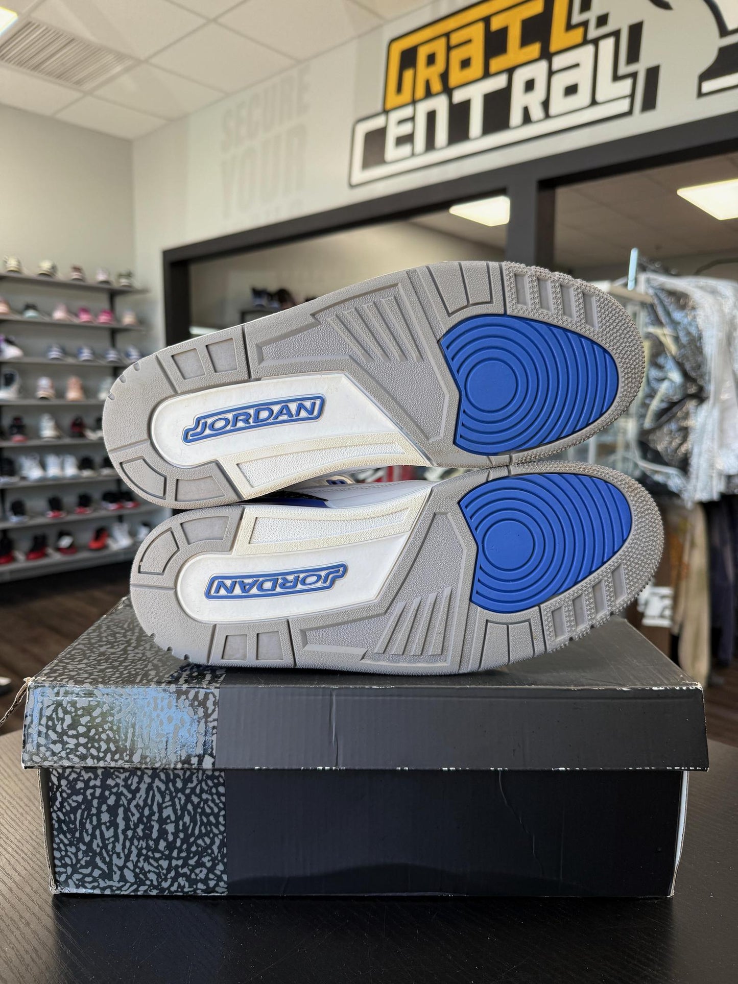 Jordan 3 "Racer Blue" Used Size 10.5
