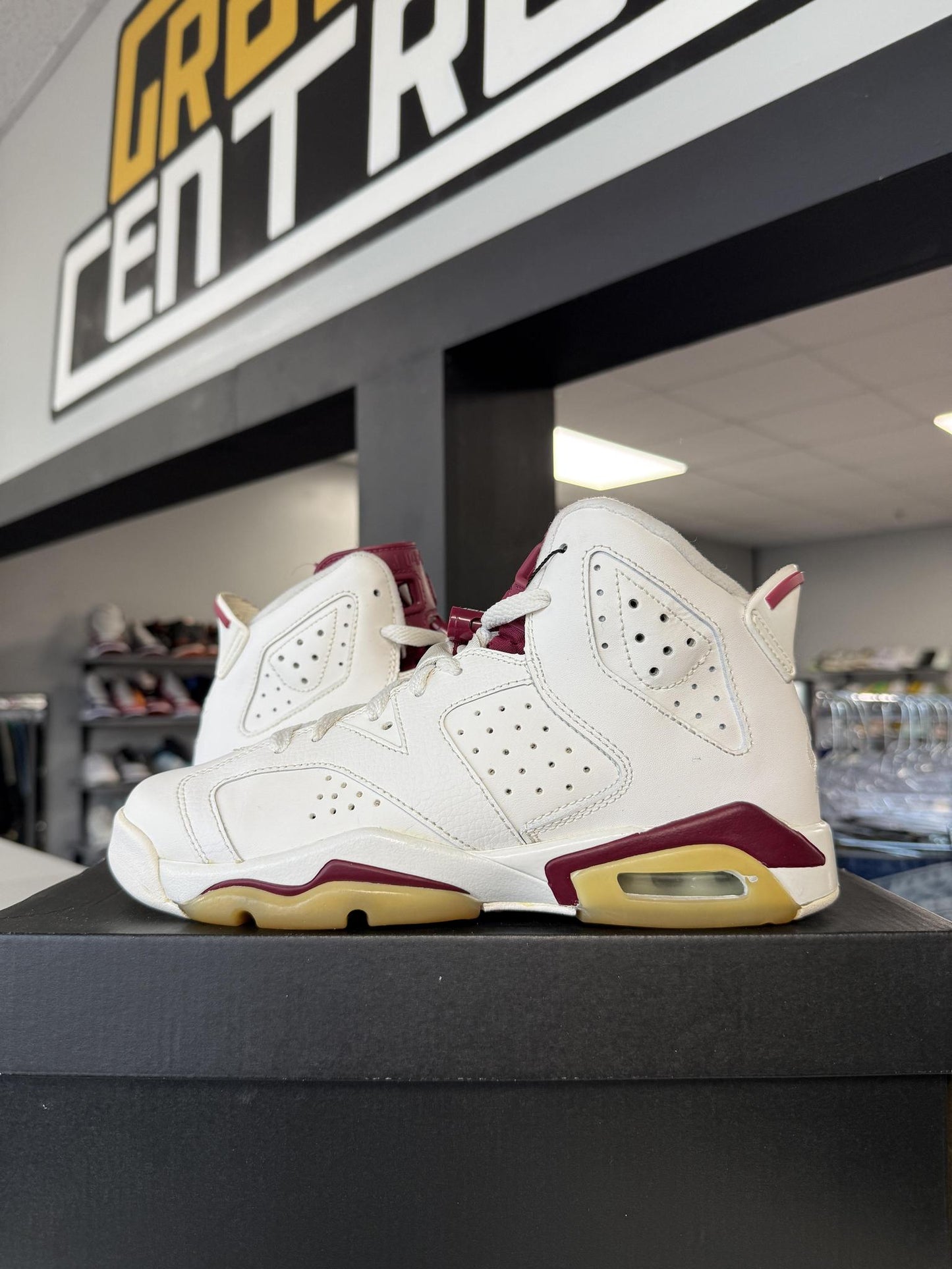 Jordan 6 "Maroon" Used Size 5Y/6.5W
