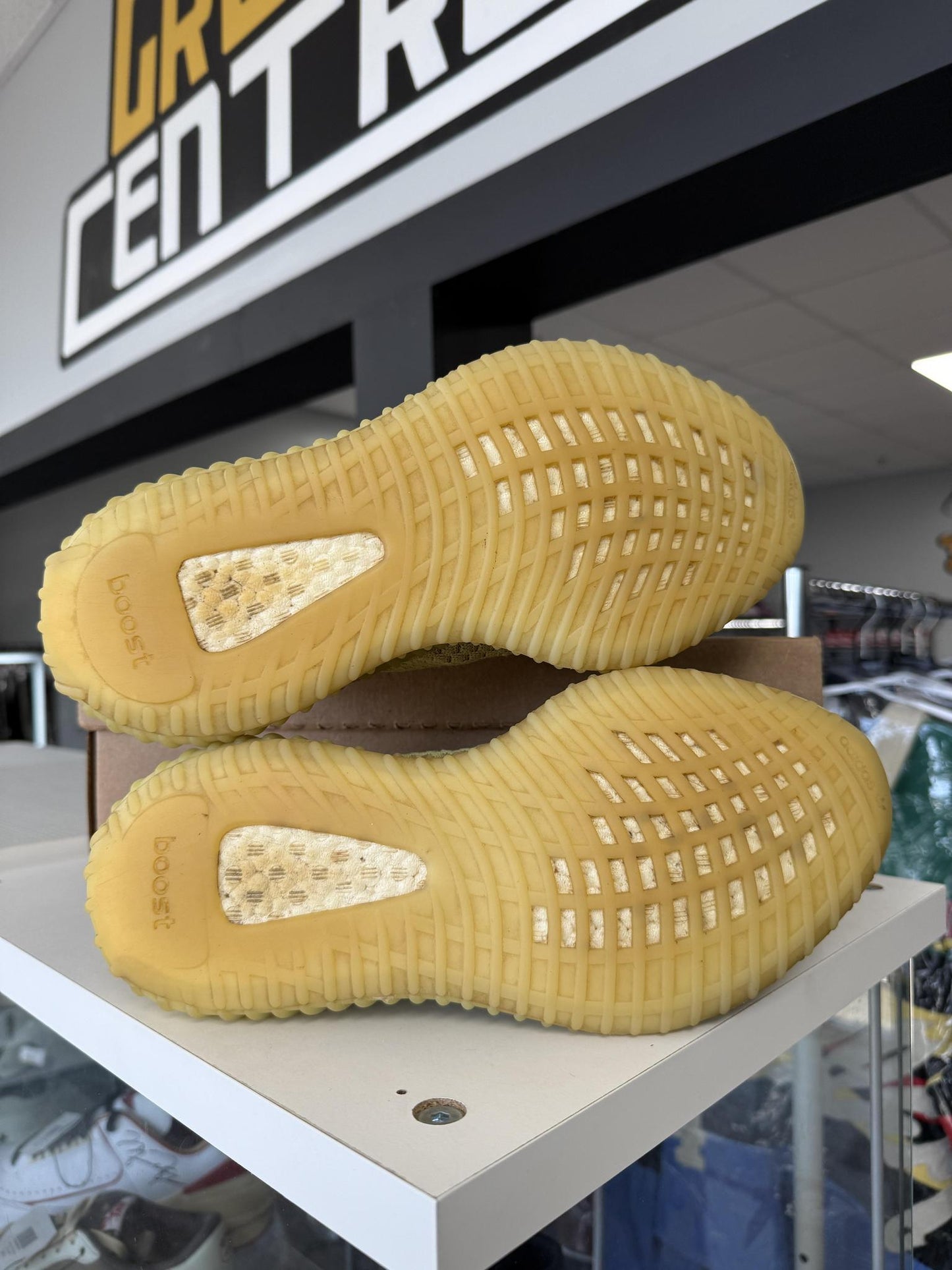 Yeezy 350 V2 "Marsh" Used Size 8