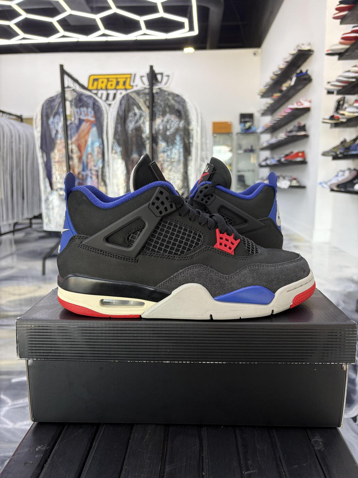 Jordan 4 "Rare Air" Used Size 9