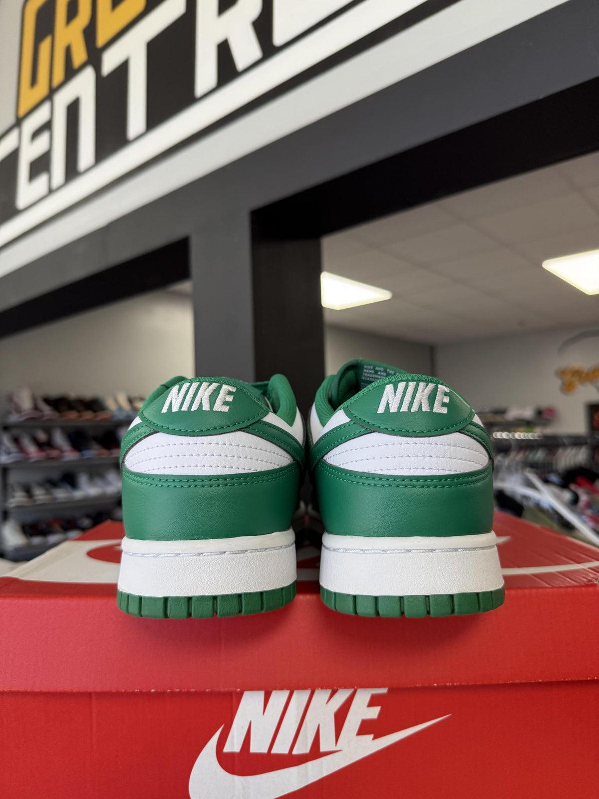 Nike Dunk Low "Malachite Green" Used Size 10.5