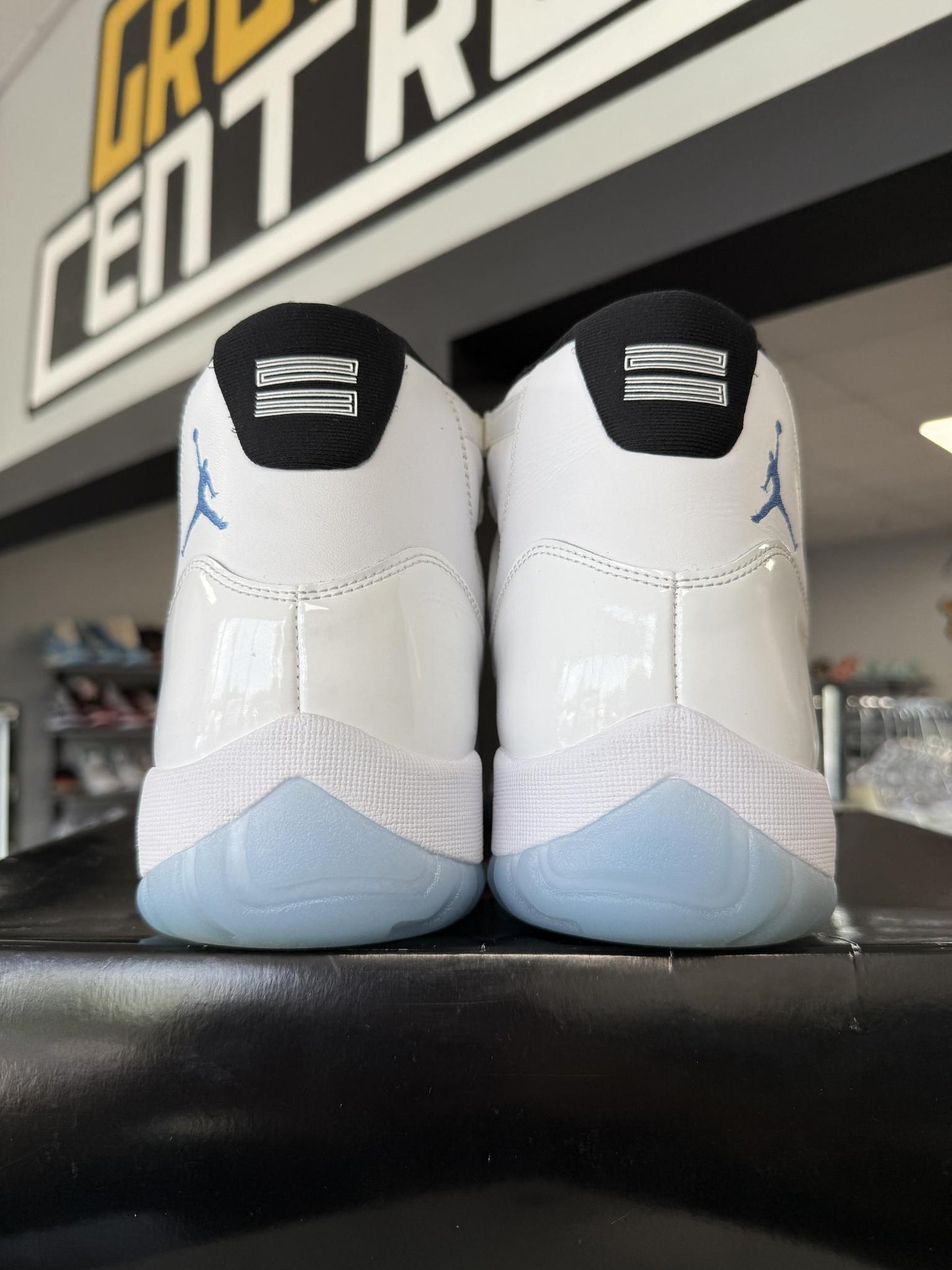 Jordan 11 "Legend Blue" Used Size 13