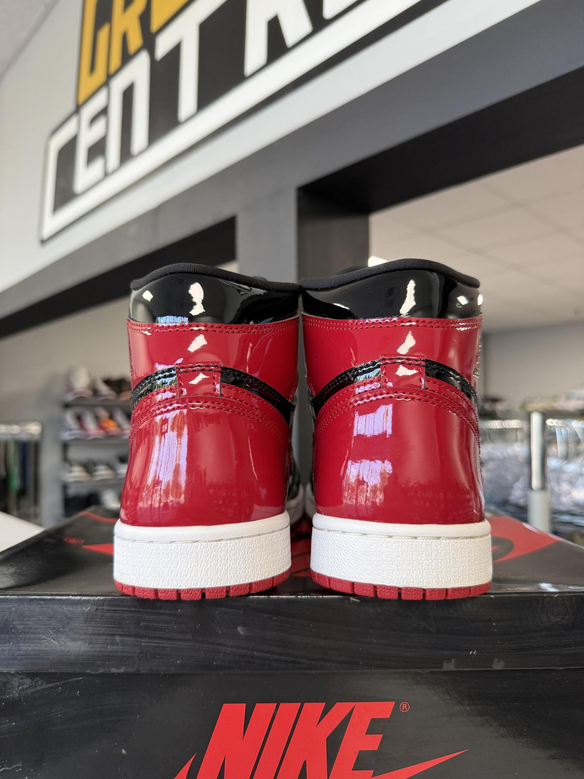 Jordan 1 "Patent Bred" Used Size 8