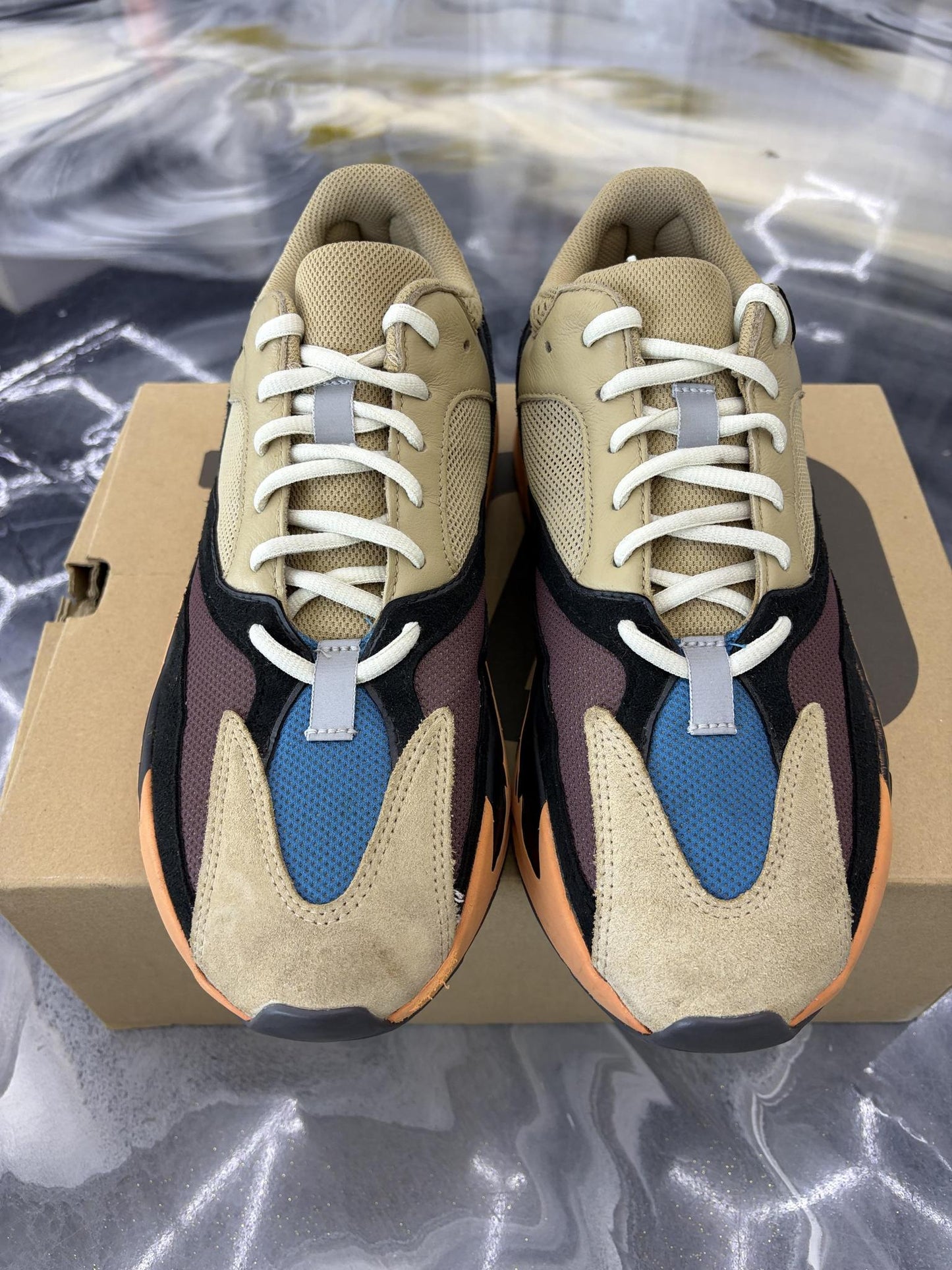 Yeezy 700 "Wash Orange" Used Size 10
