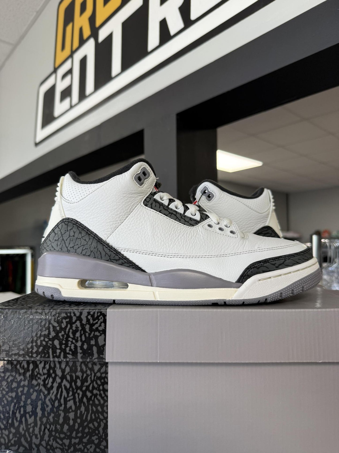 Jordan 3 "Cement Grey" Used Size 9