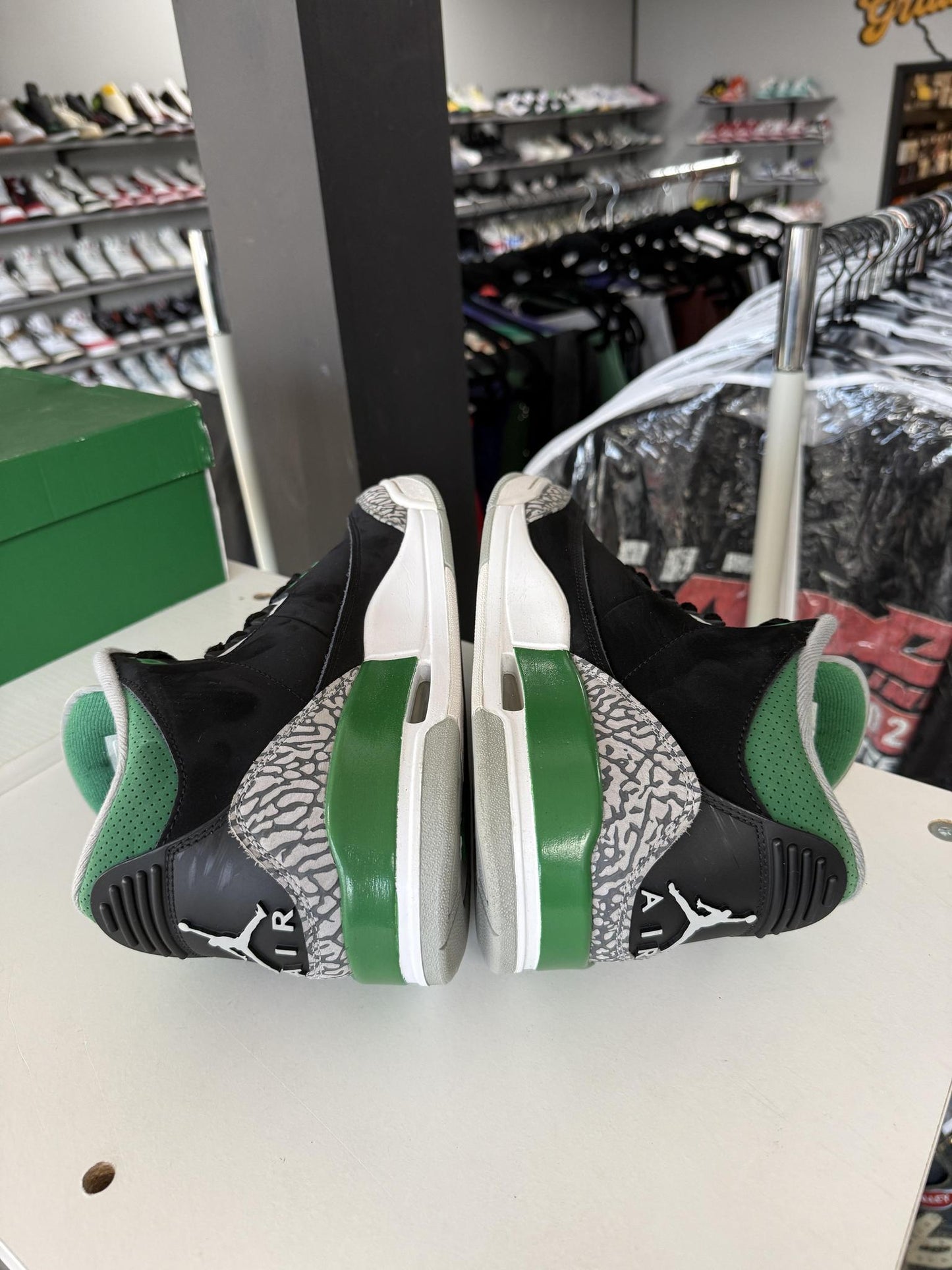 Jordan 3 "Pine Green" Used Size 11.5