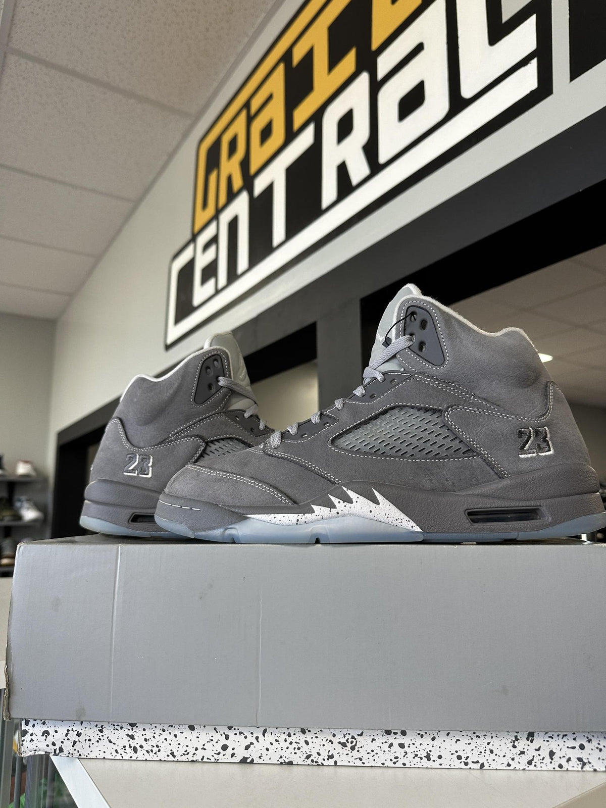 Jordan 5 "Wolf Grey" Size 11.5 Used
