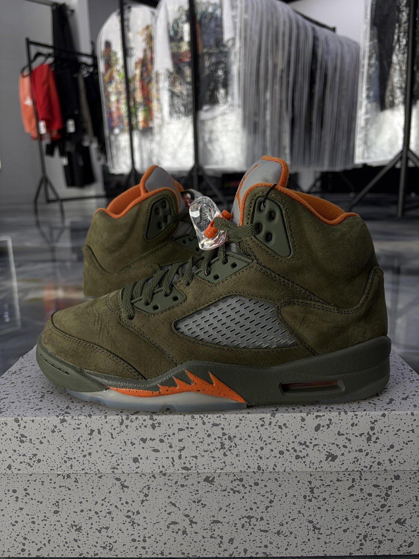 Jordan 5 "Olive" Used Size 7.5