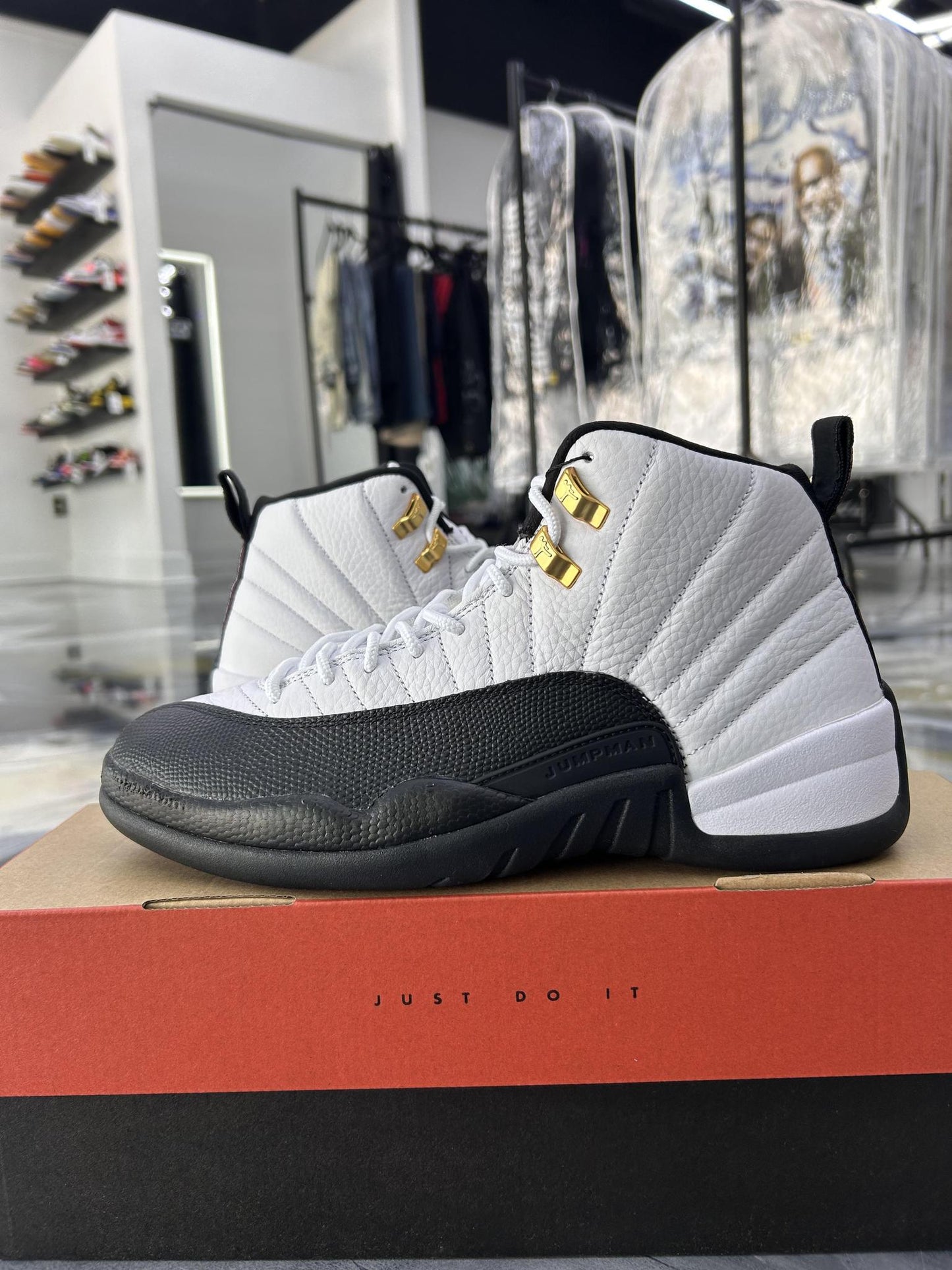 Jordan 12 "Taxi" Used Size 9.5
