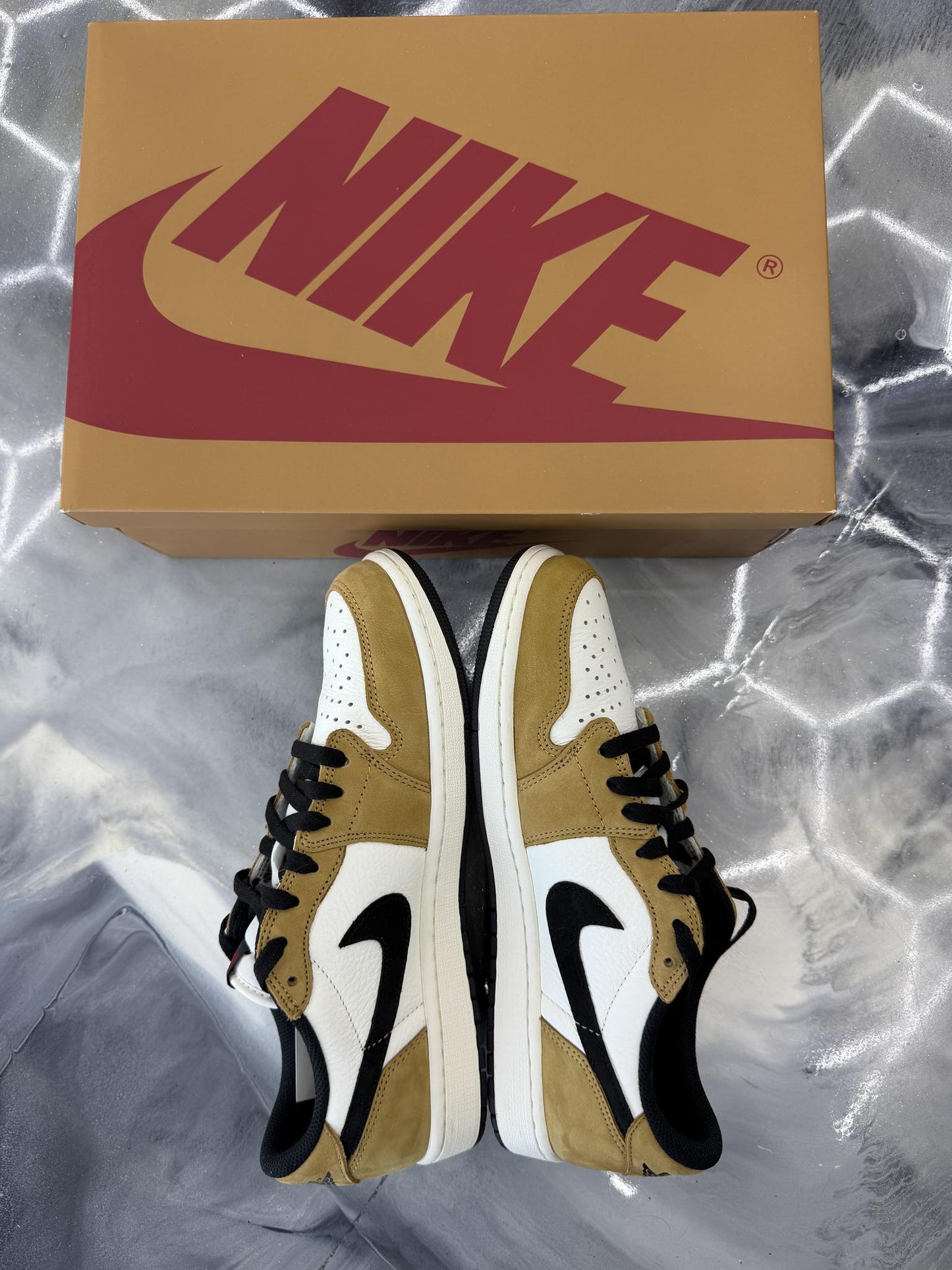 Jordan 1 Low "Rookie Of The Year" Used Size 10.5