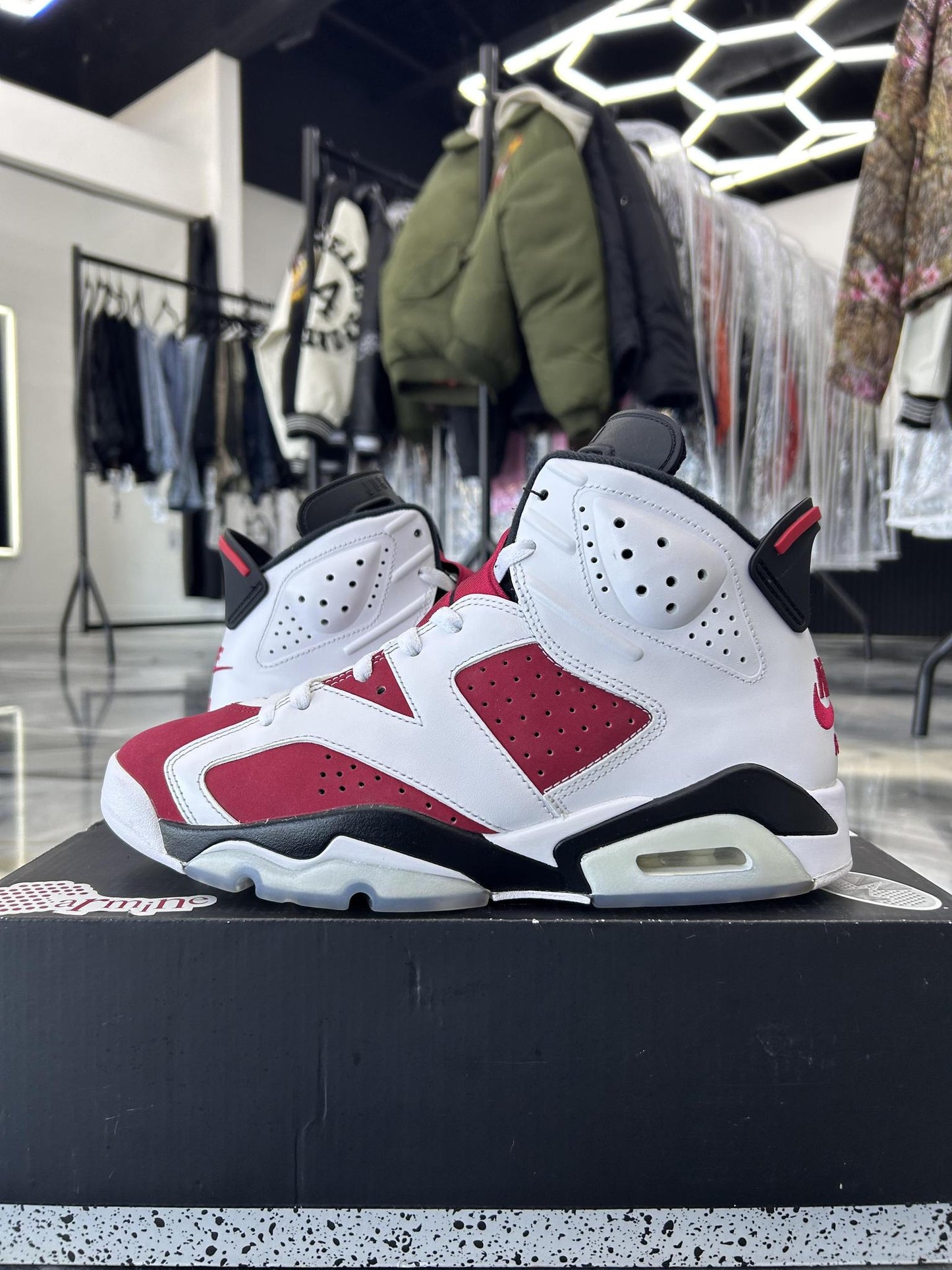 Jordan 6 "Carmine" Used Size 9
