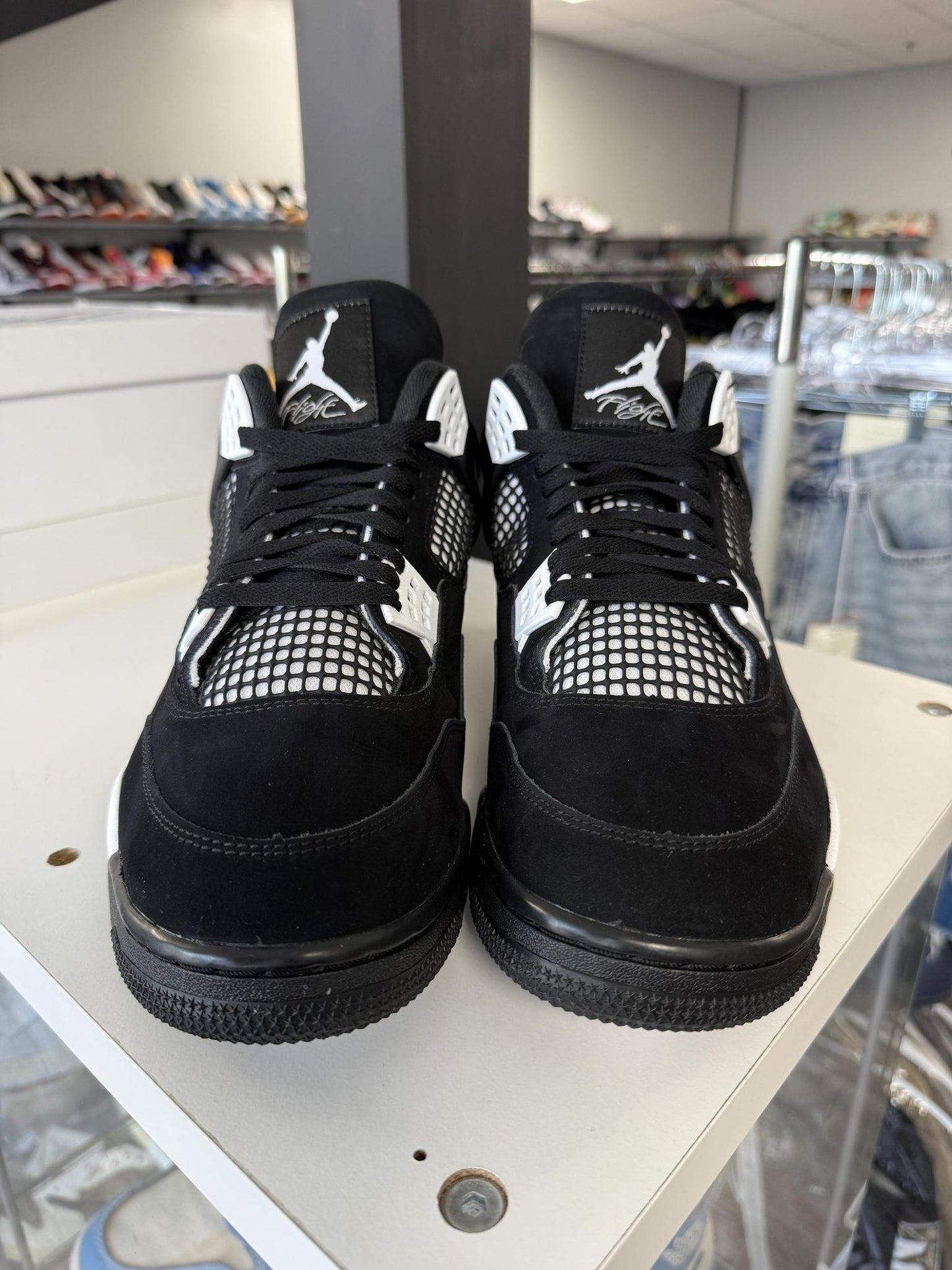 Jordan 4 "White Thunder" used Size 13