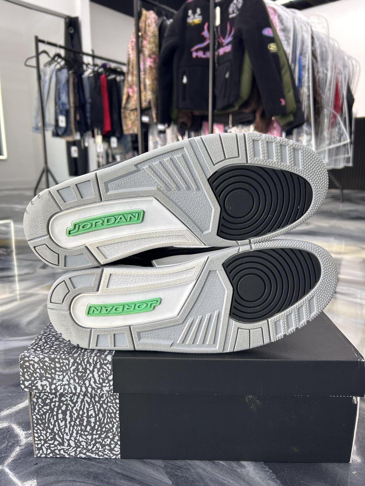 Jordan 3 "Green Glow" Used Size 13
