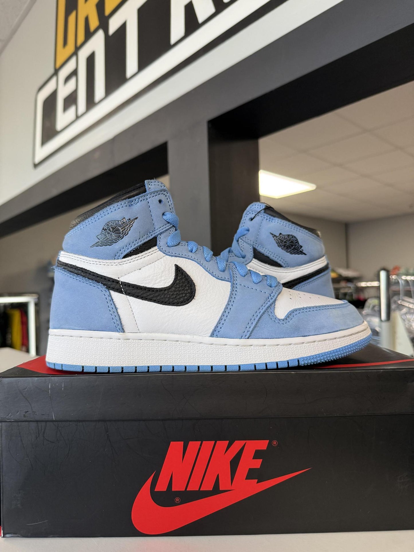 Jordan 1 "University Blue" Used Size 6Y/7.5W