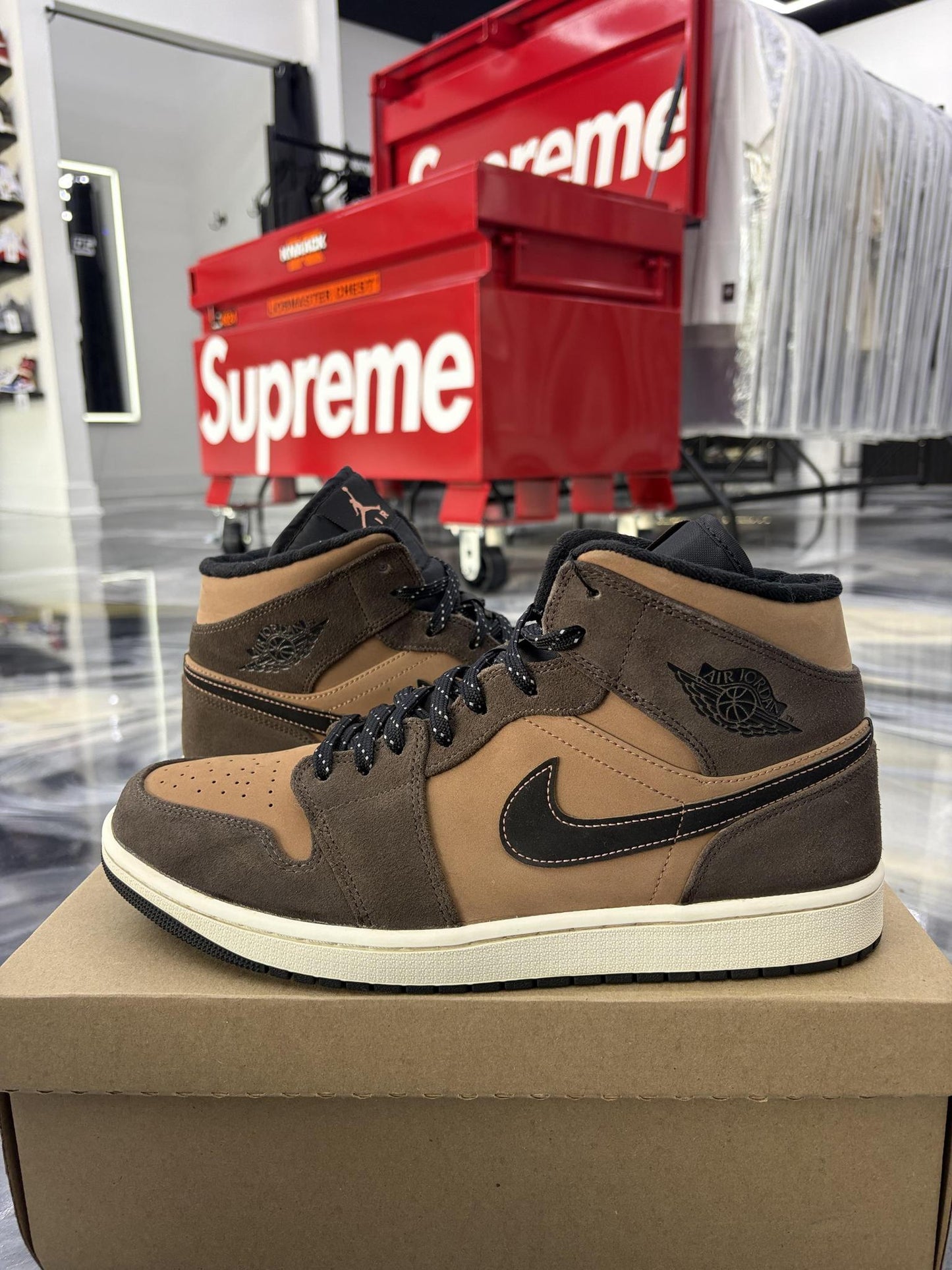Jordan 1 Mid SE "Dark Chocolate" Used Size 12