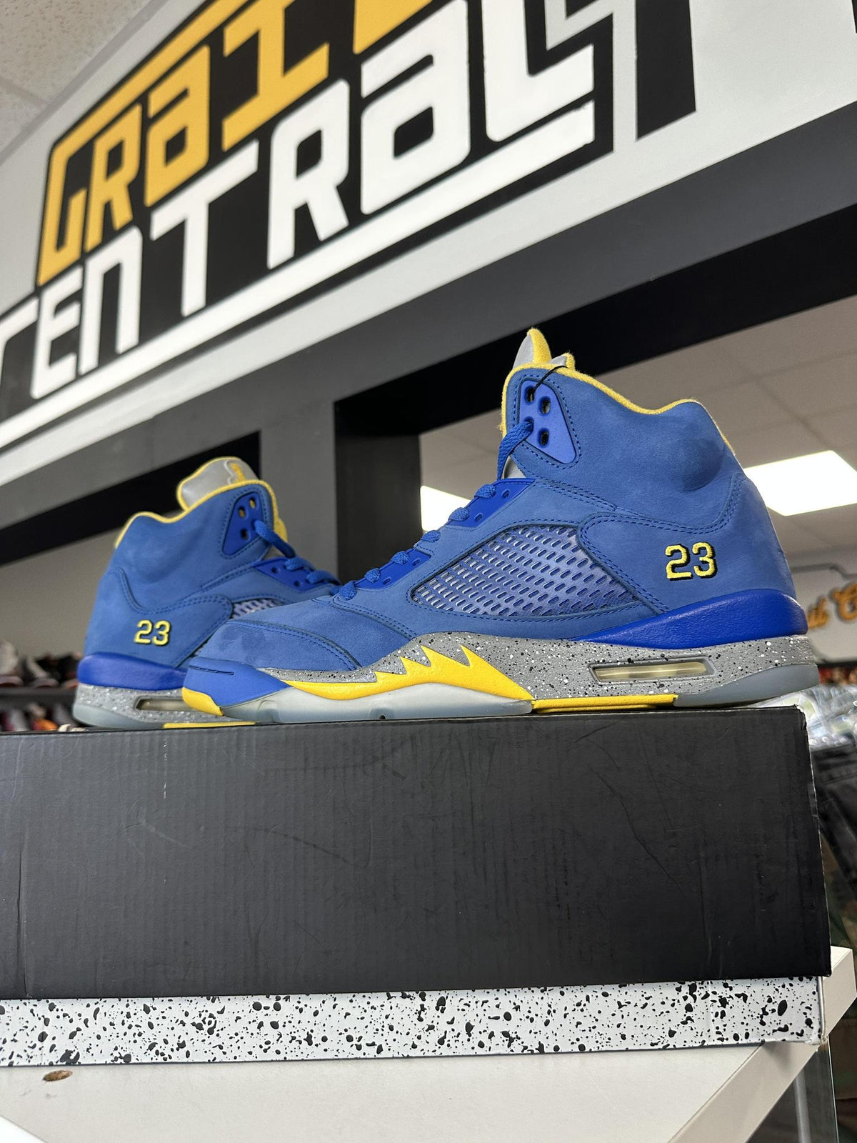 Jordan 5 "Laney" Used Size 12