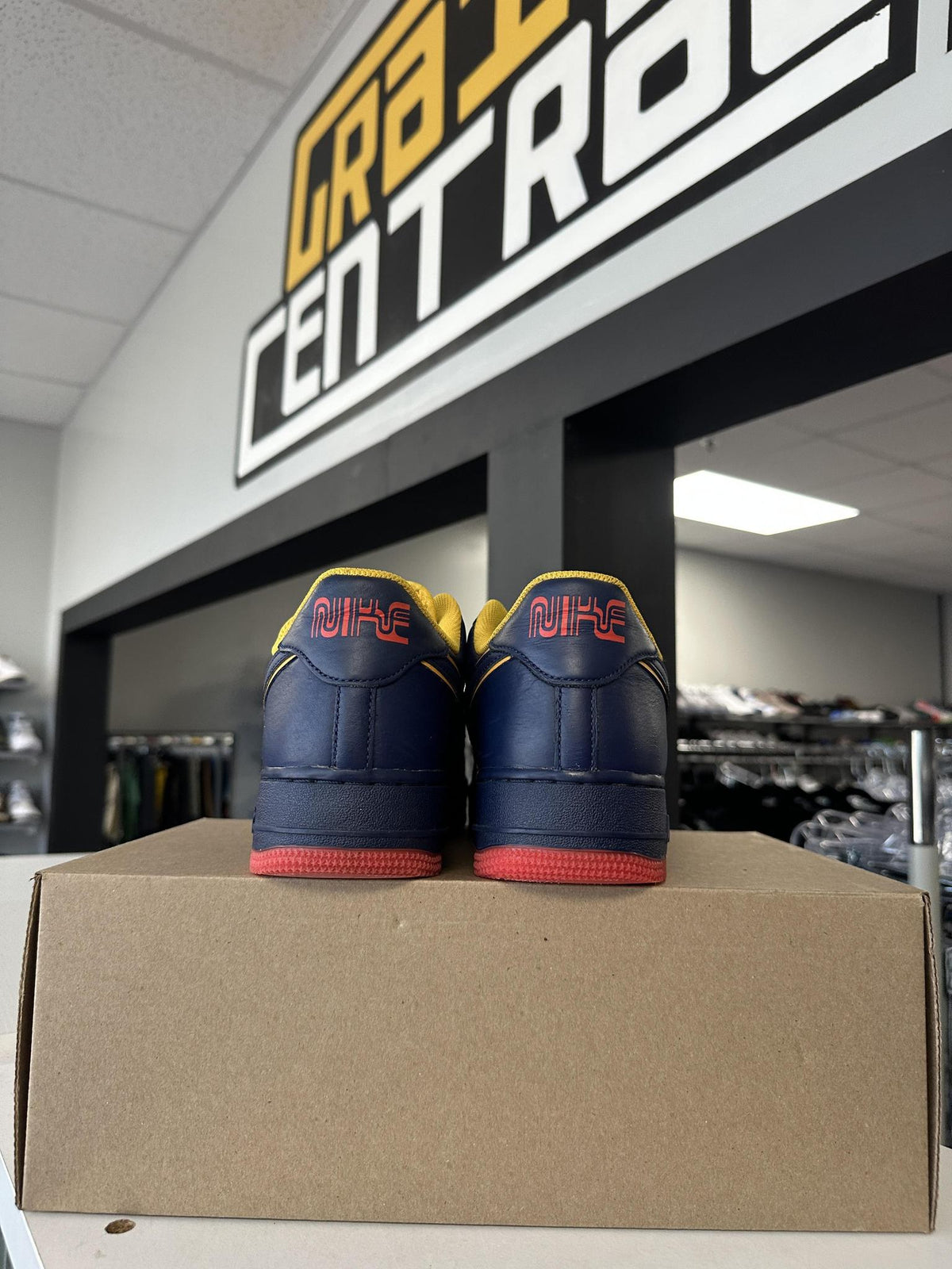 Nike AF1 Low Navy Yellow Used