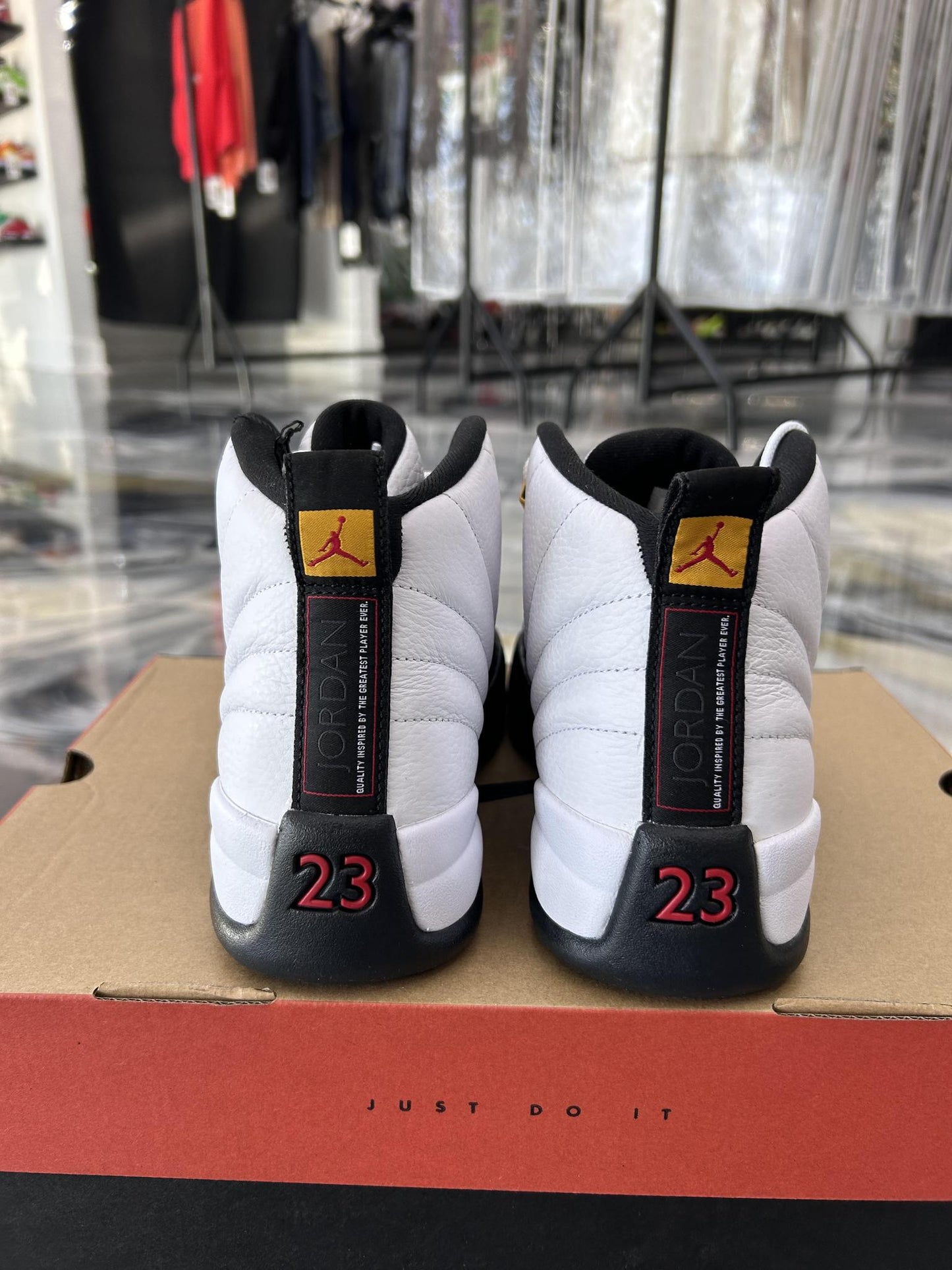Jordan 12 "Taxi" Used Size 8.5
