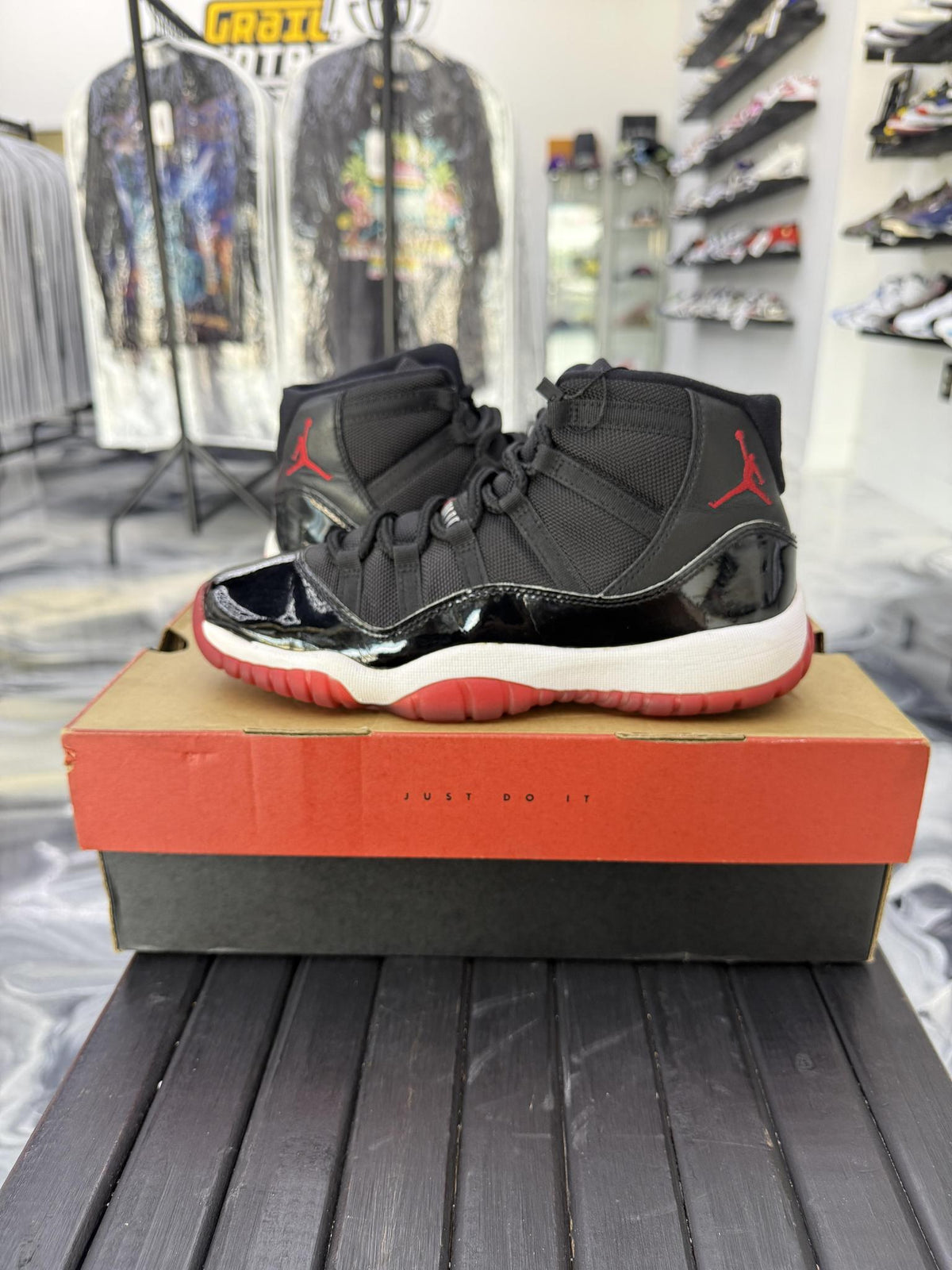 Jordan 11 "Bred" Used Size 7Y/8.5W