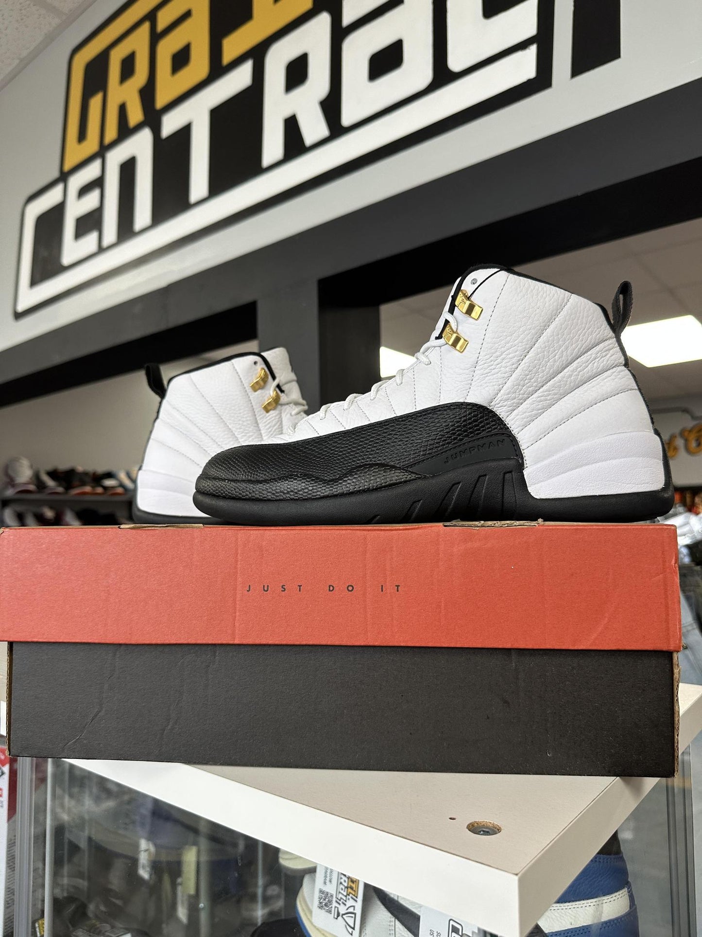 Jordan 12 "Taxi" Size 11