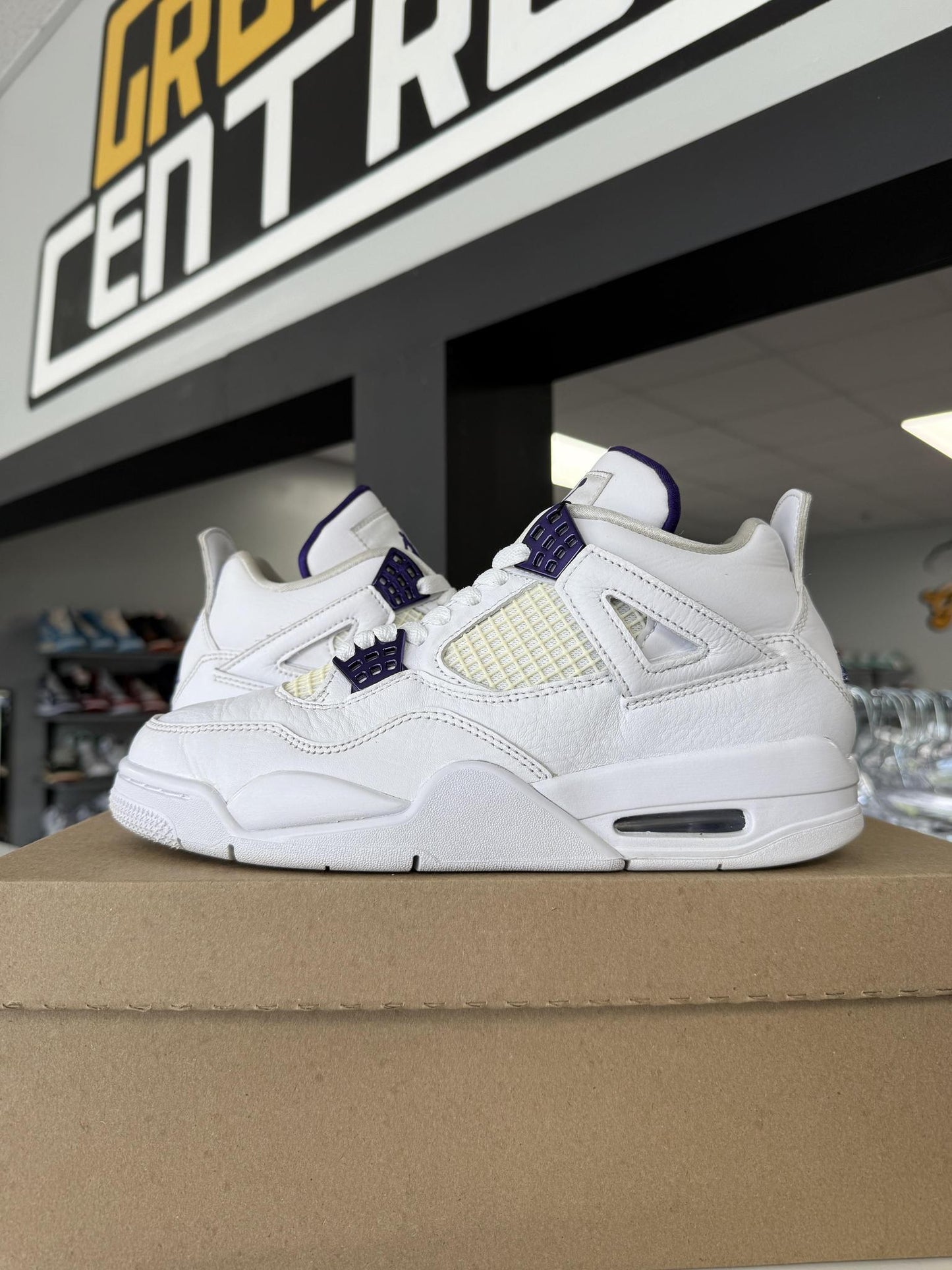 Jordan 4 "Purple Metallic" Used Size 8