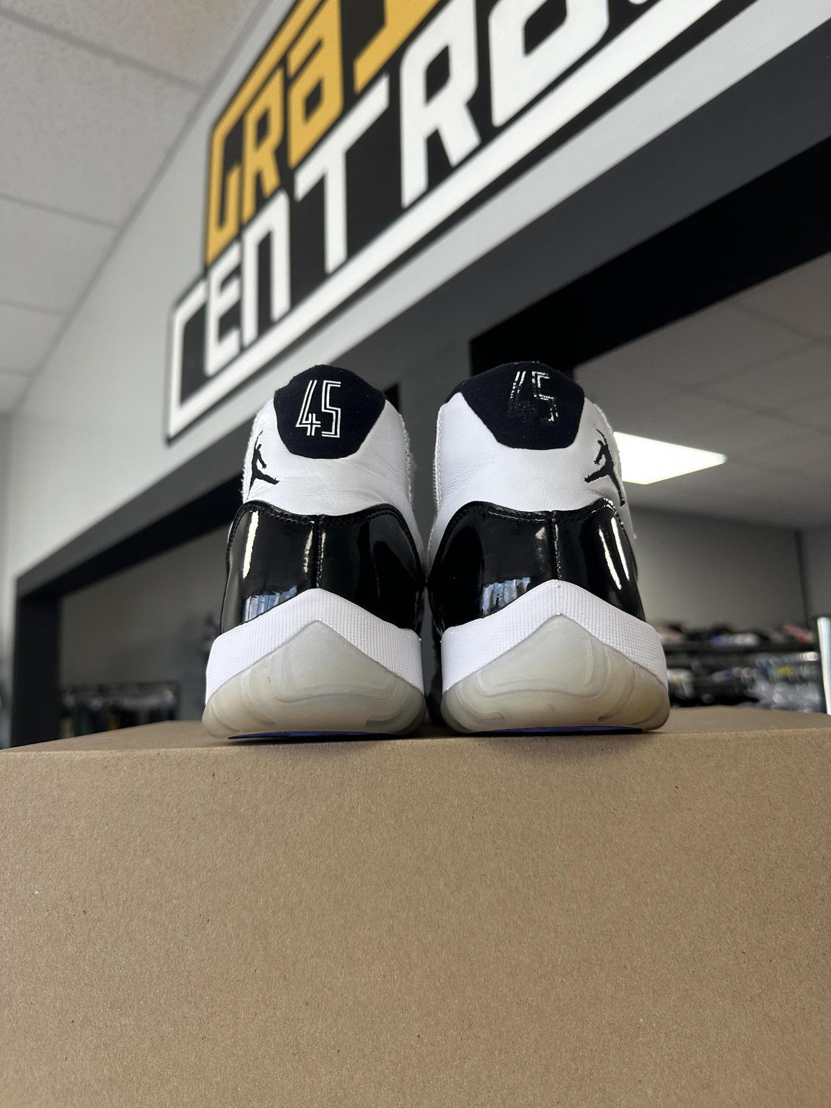 Jordan 11 Concord Used