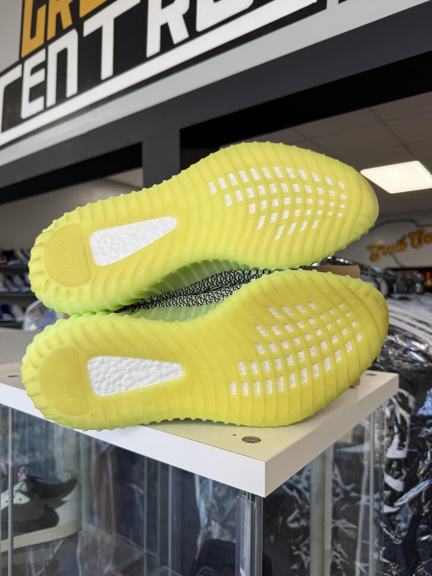 Yeezy 350 V2 "Yeezreel" Used Size 11