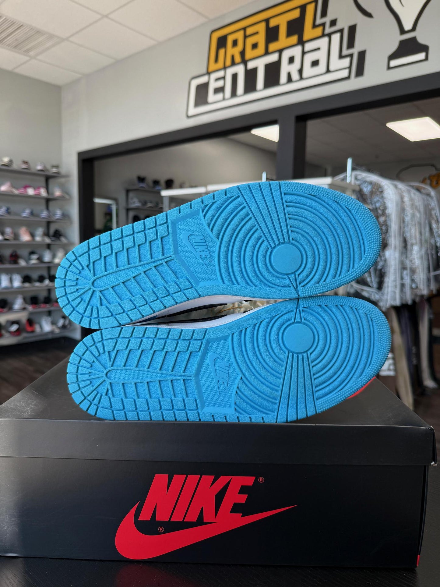 Jordan 1 Low "Powder Blue" Used Size 12