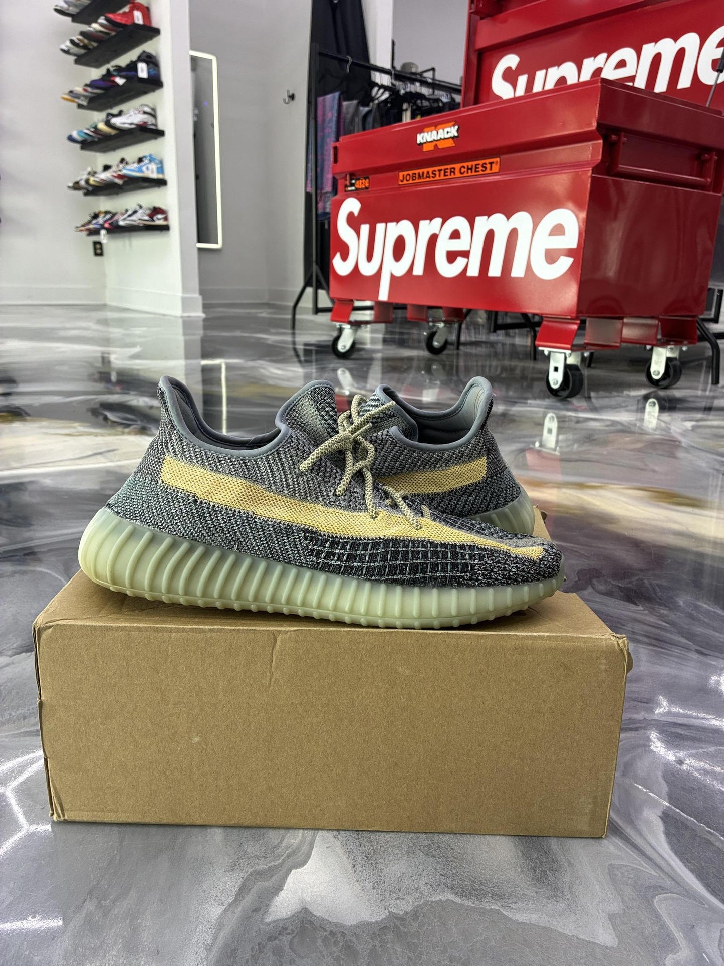 Yeezy 350 V2 "Ash Blue" Used Size 12