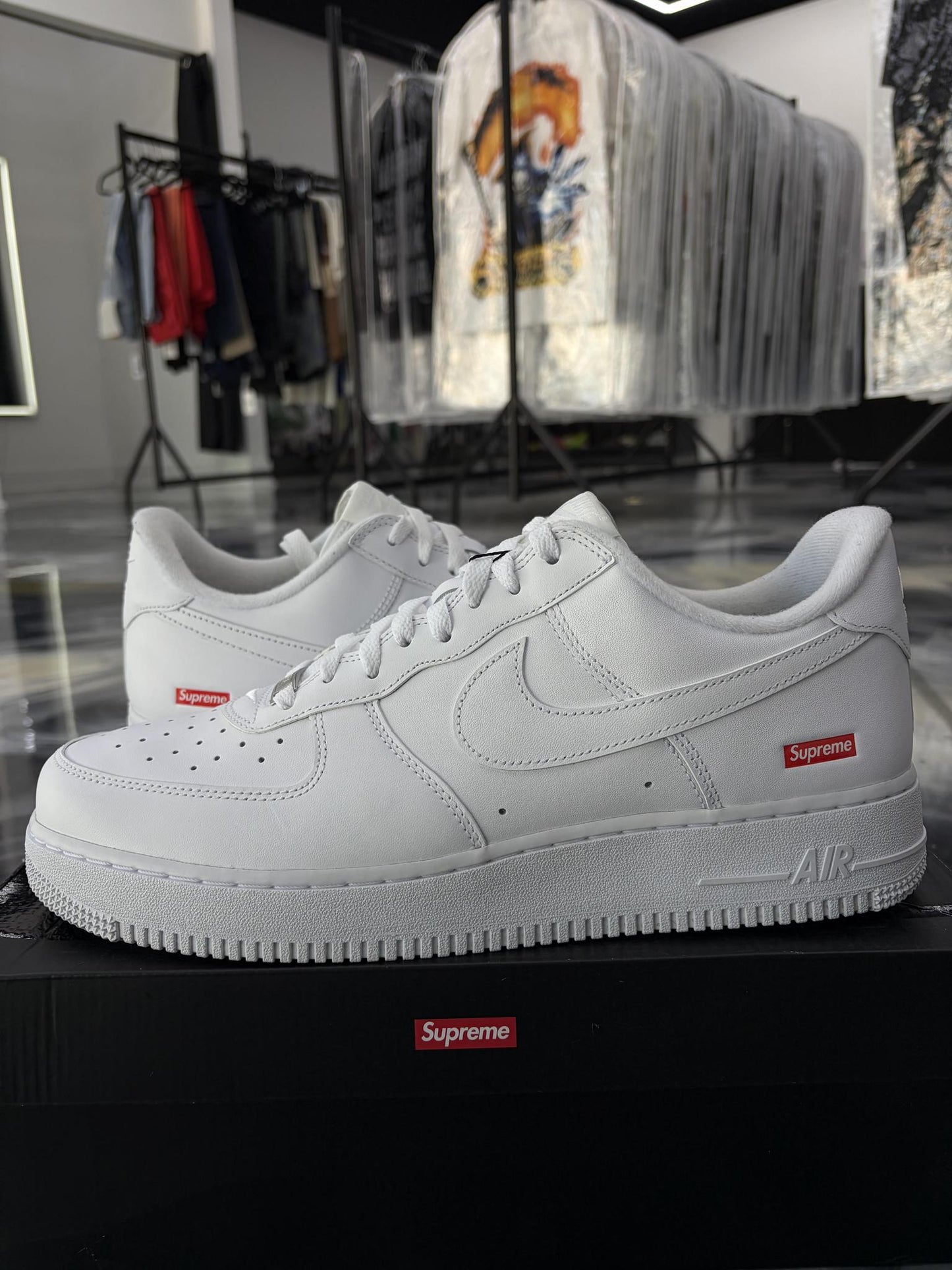 Nike Air Force One Low Supreme "White" Used Size 13