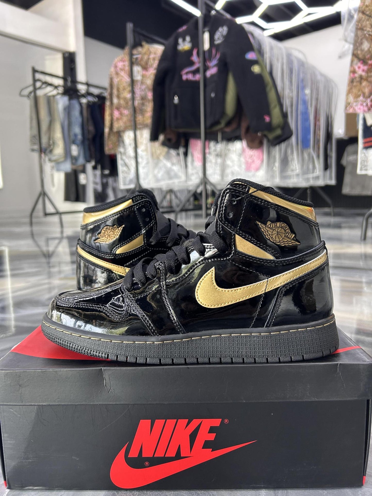 Jordan 1 "Metallic Gold" Used Size 6.5Y/8W