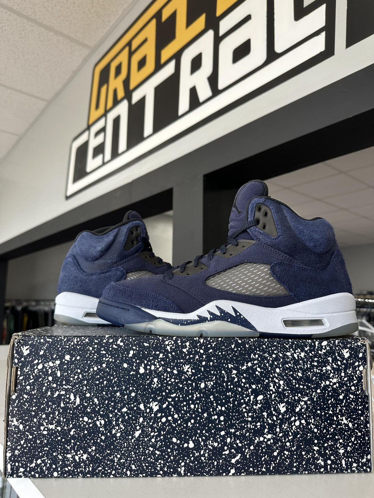 Jordan 5 Midnight Navy Used
