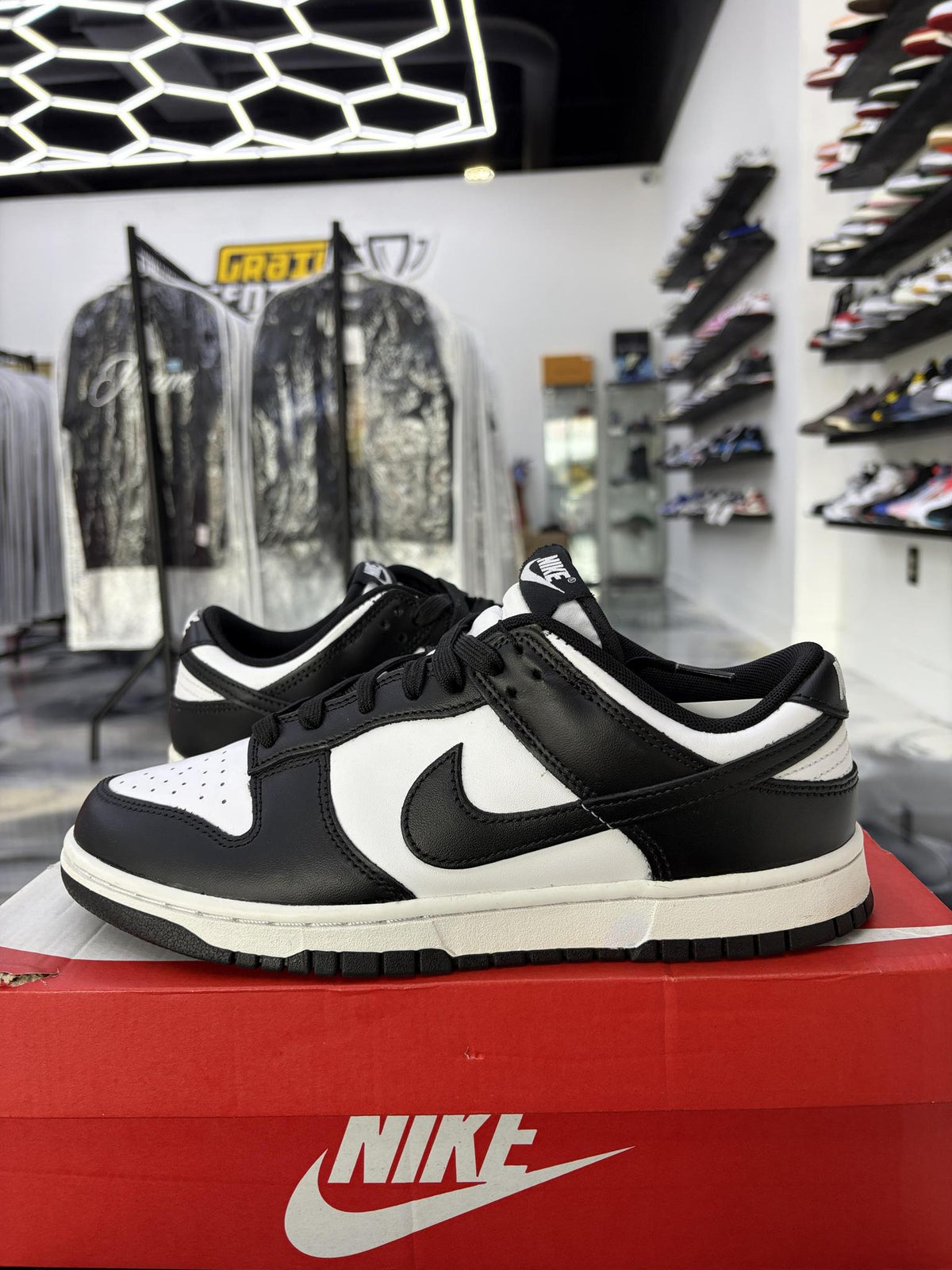 Nike Dunk Low "Panda" Used Size 8.5
