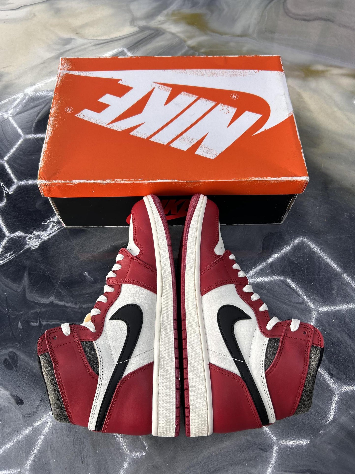 Jordan 1 "Lost & Found Chicago" Used Size 9