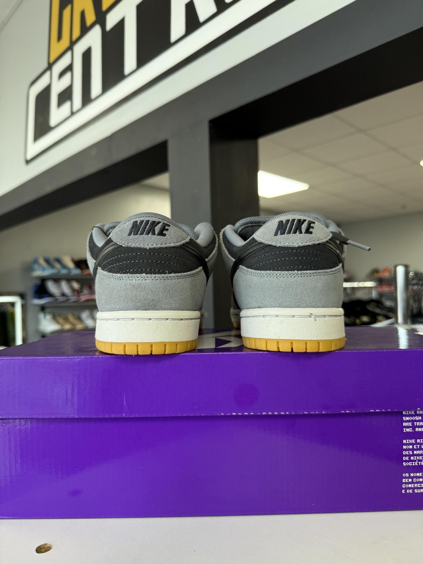 Dunk Low SB "Smoke Grey" Used Size 7.5